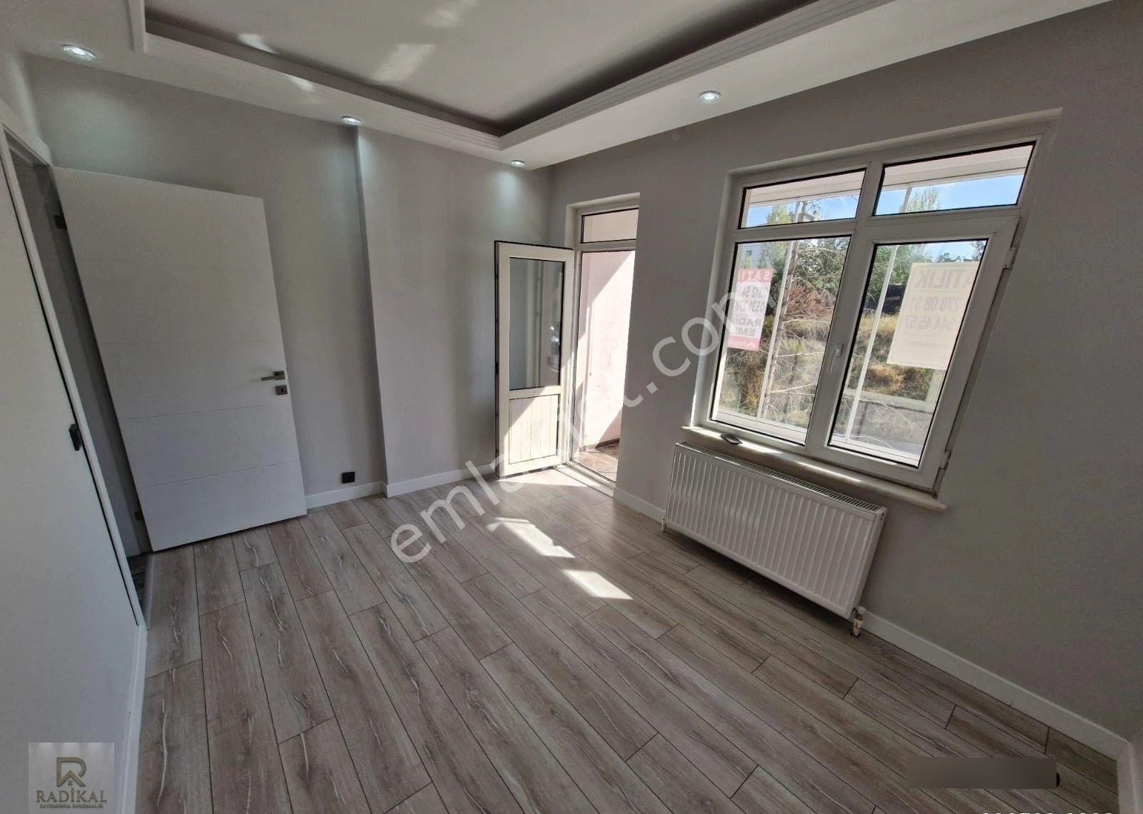 Birlik Mahallesi 467. Cadde Üzeri Katta 3+1 Satılık Full Yapılı Özel Mimari Daire ....... - Görsel 20