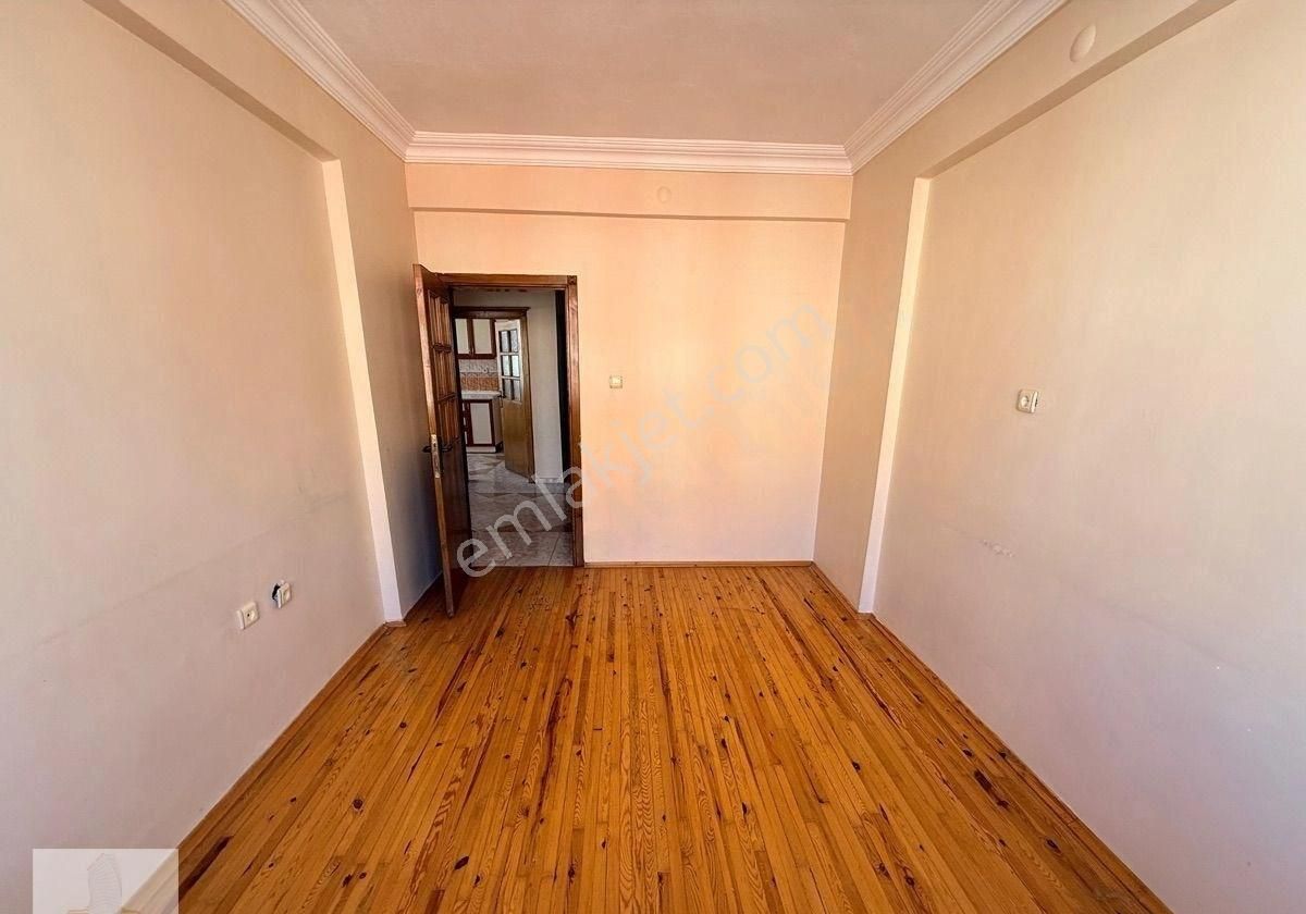 Uğur Emlak’tan Bosna Servis Güzergahları Üzeri 3+1 Kiralık Daire - Görsel 25