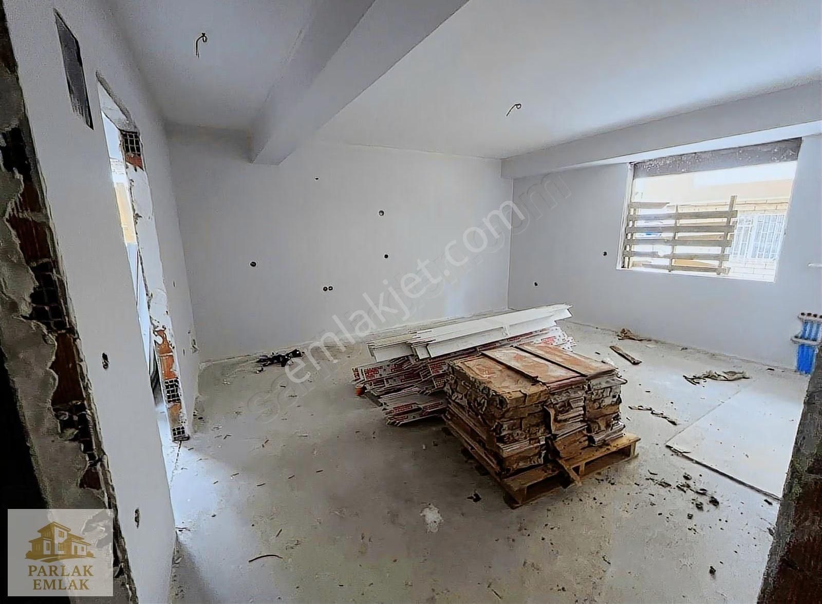 Parlak'tan Üsküdar Merkeze Yakın Yen Binada 1+1 Fırsat Daire - Görsel 9