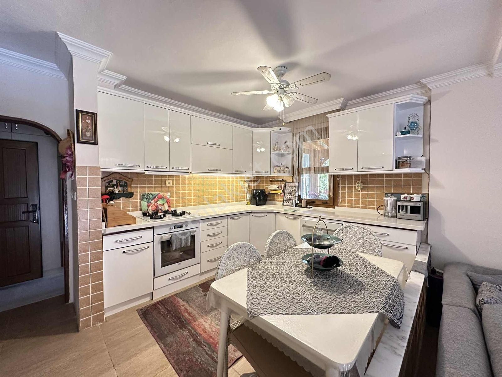 Seferihisar Ürkmez De Havuzlu Site İçinte 3+1 Satılık Villa - Görsel 7