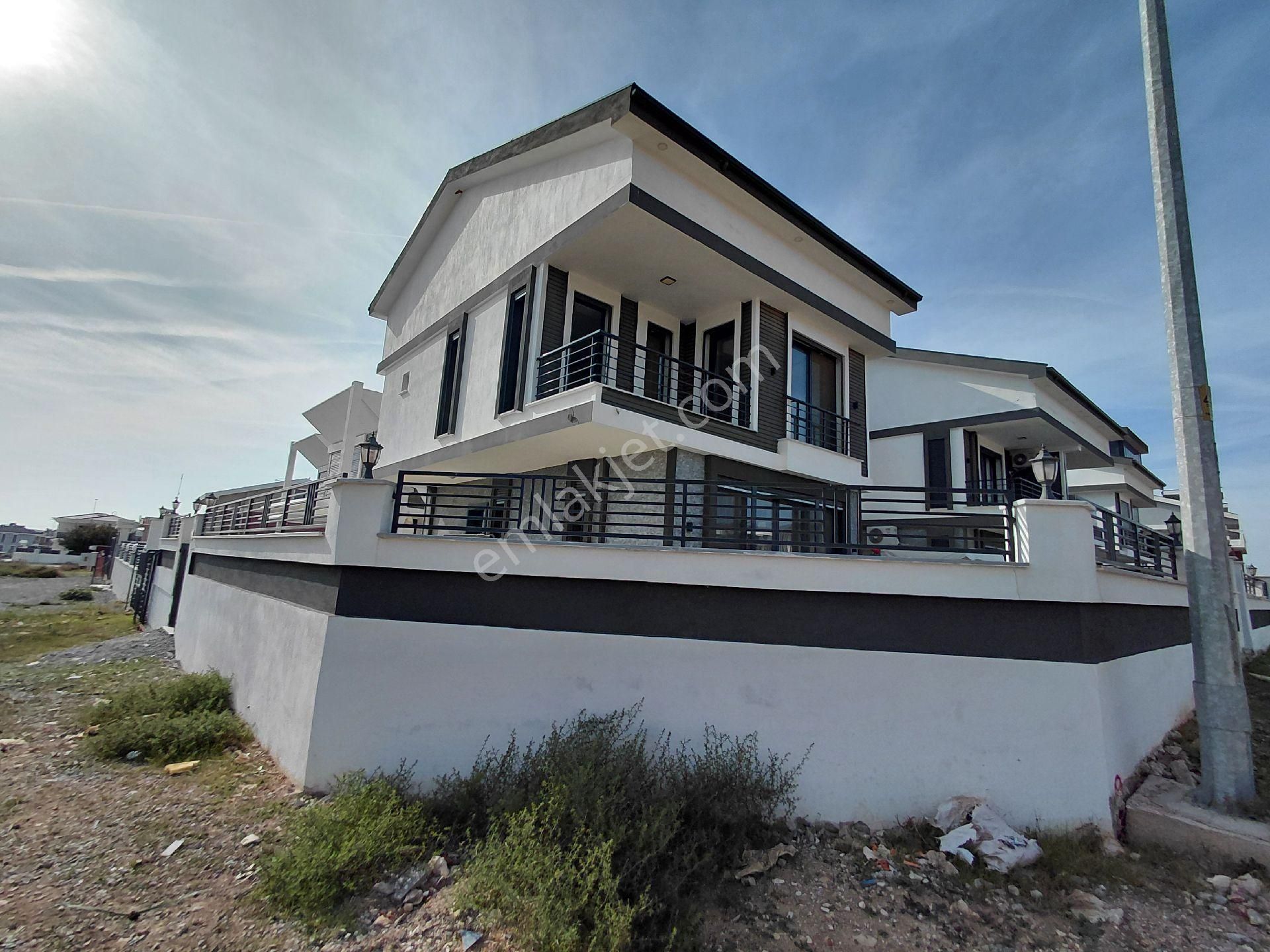 Didim Efeler Mahallesinde Tam Müstakil 5+1villa