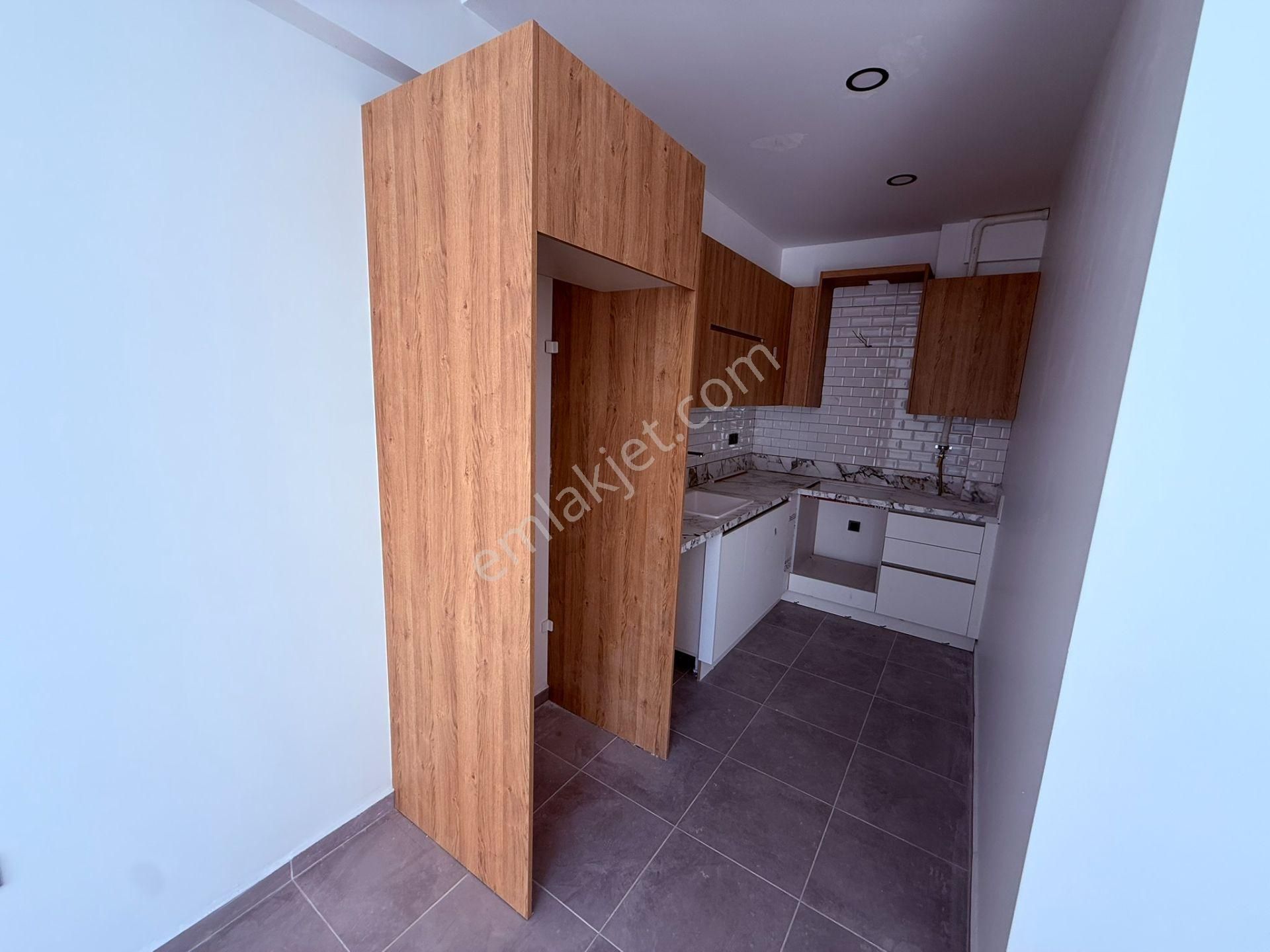 Merkezde Kiralık Ebeveyn Banyolu Sıfır Lüx 1+1 Daire - Görsel 8