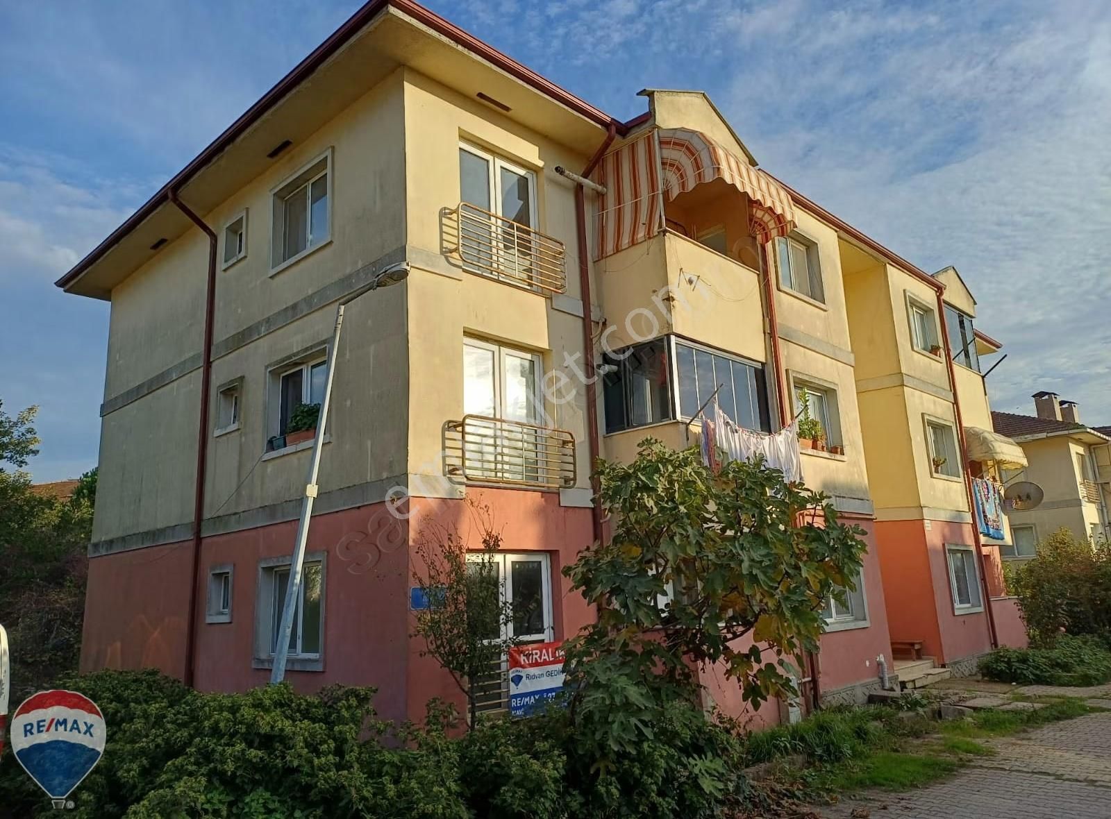 Remax Rıdvan Gedik Ferizli Devlet Mahallesinde 3+1 Kiralık Daire - Görsel 2