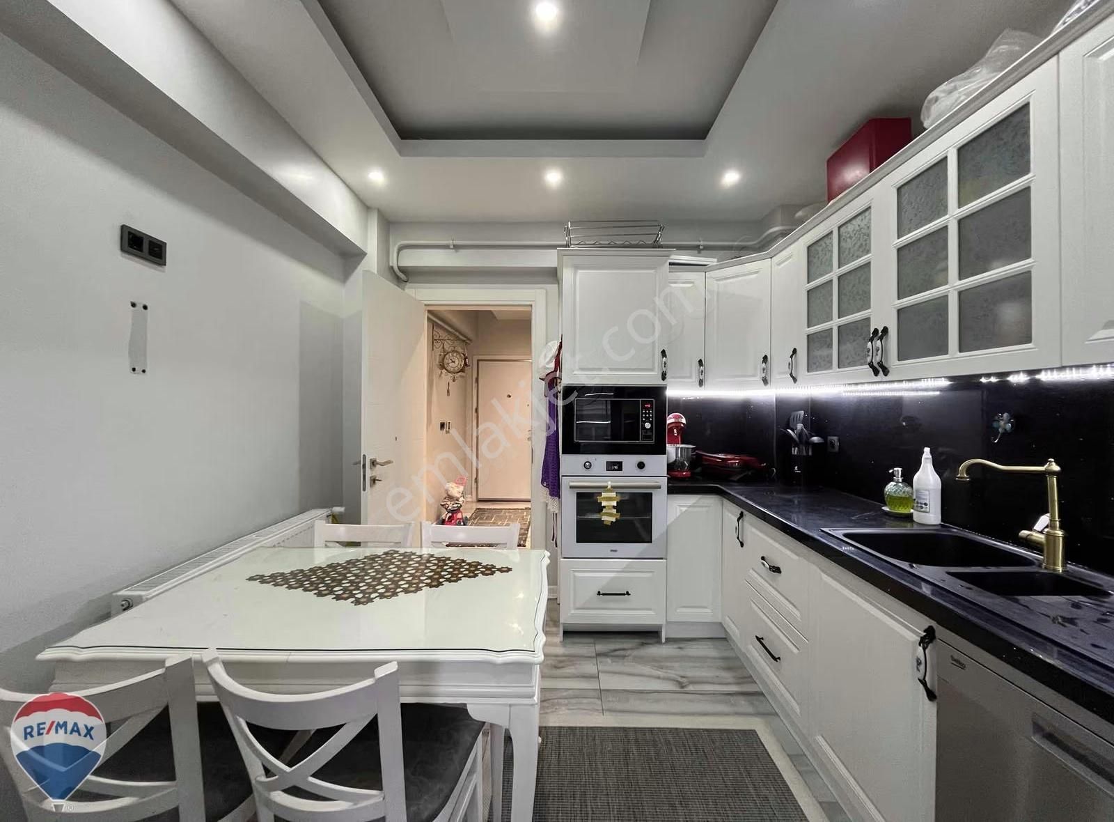 Erenler'in Gözde Noktasında Modern Tasarımlı 3+1 Daire