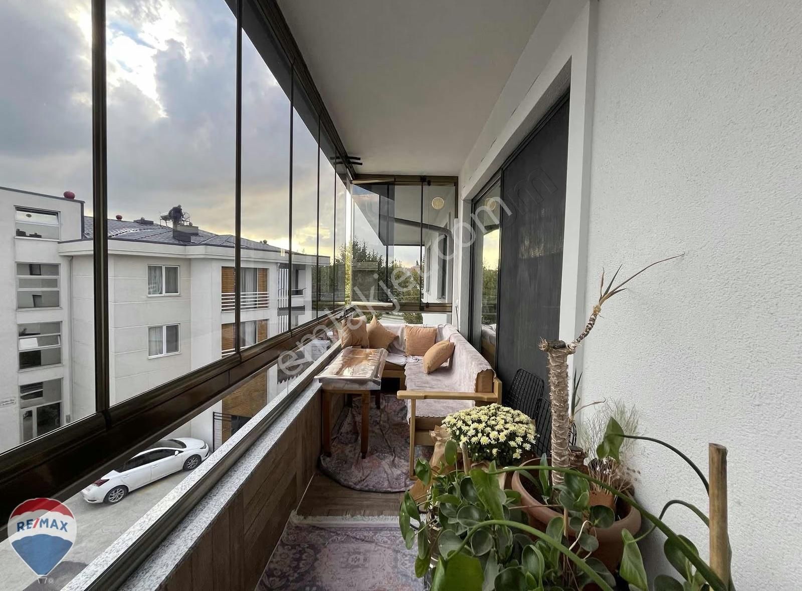 Erenler'in Gözde Noktasında Modern Tasarımlı 3+1 Daire - Görsel 9