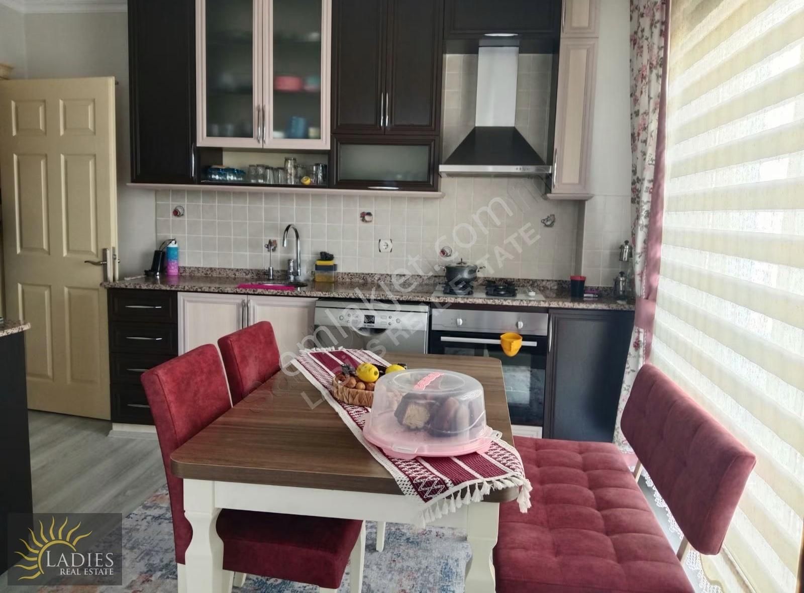 Dalaman Merkezde 3+1 Kapali Mutfak Eşyalı Satilik Daire - Görsel 5