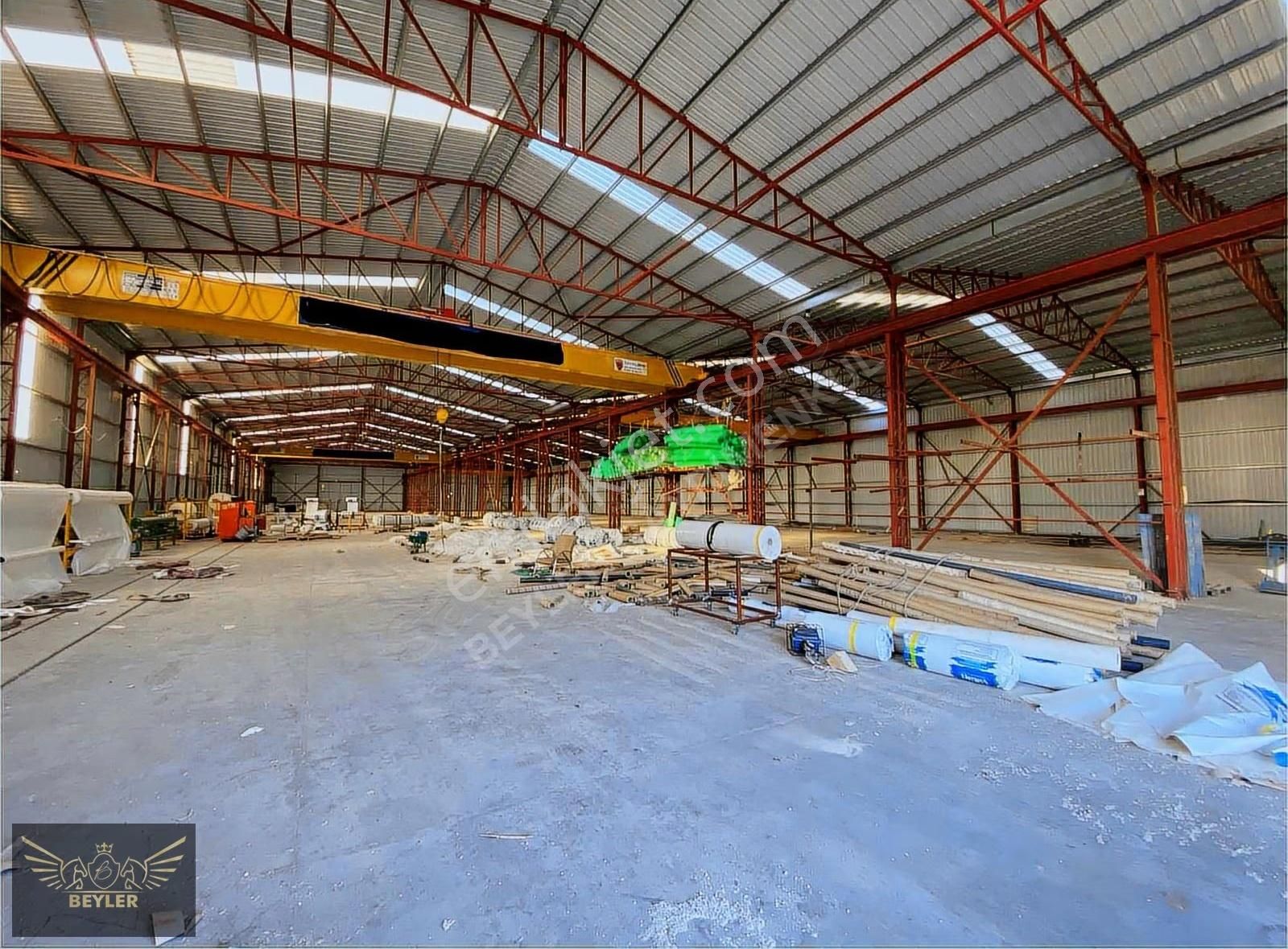 Serik Merkez De Depo, İşyeri Ve Nar Bahçesi