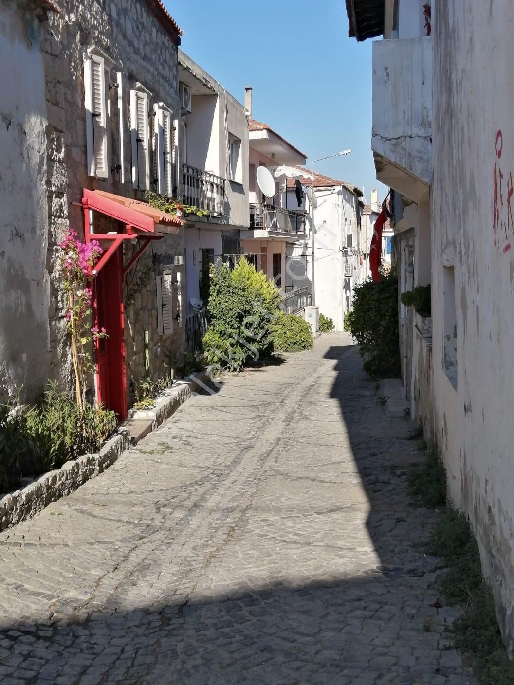 Çeşme Alaçatıda 215m2 Arsa İçinde İki Adet 3+1 Satılık Müstakil Ev - Görsel 3