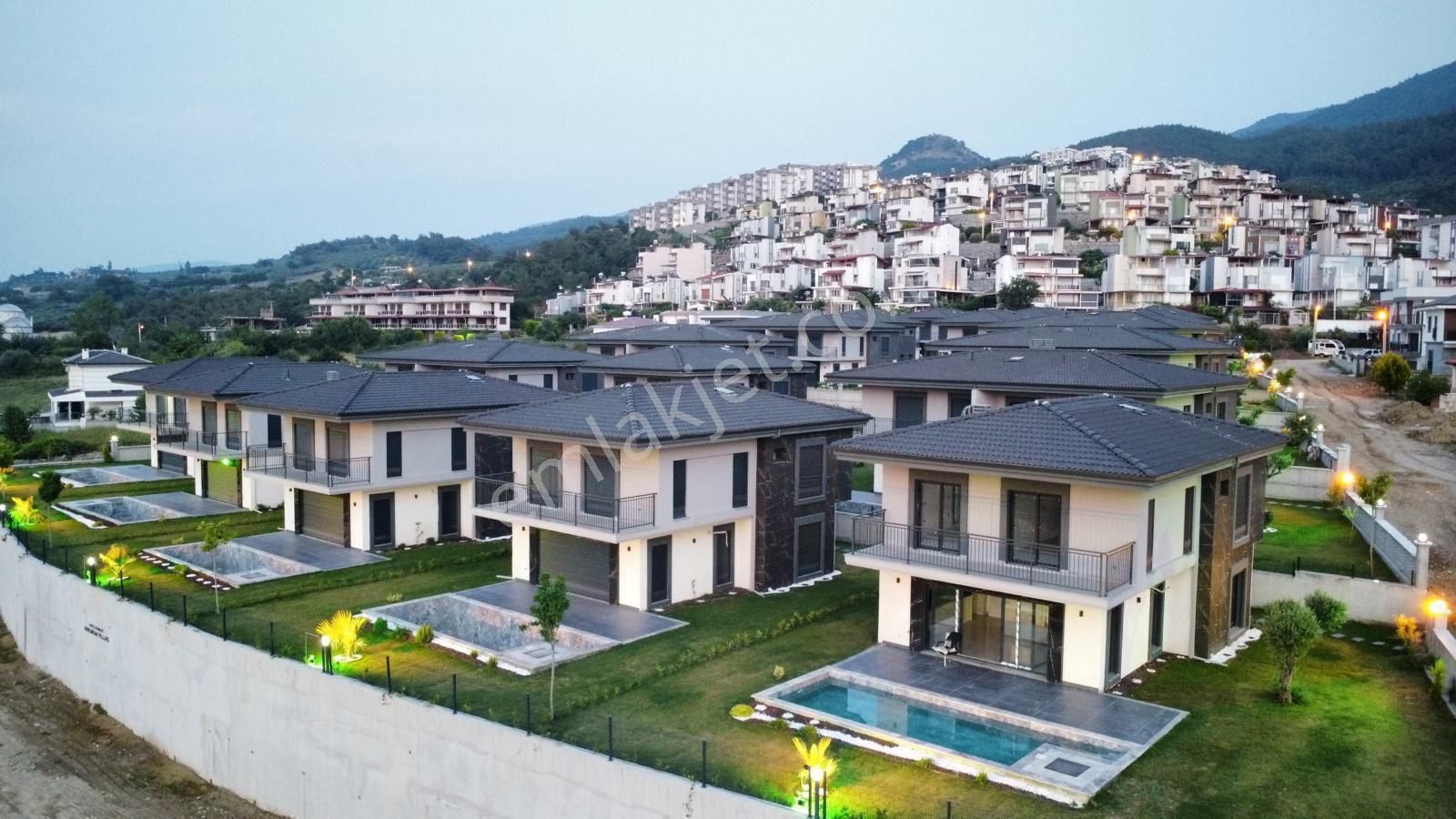 Kuşadası Güzelçamlı Bölgesinde Satılık 4+1 Müstakil Villa - Görsel 7