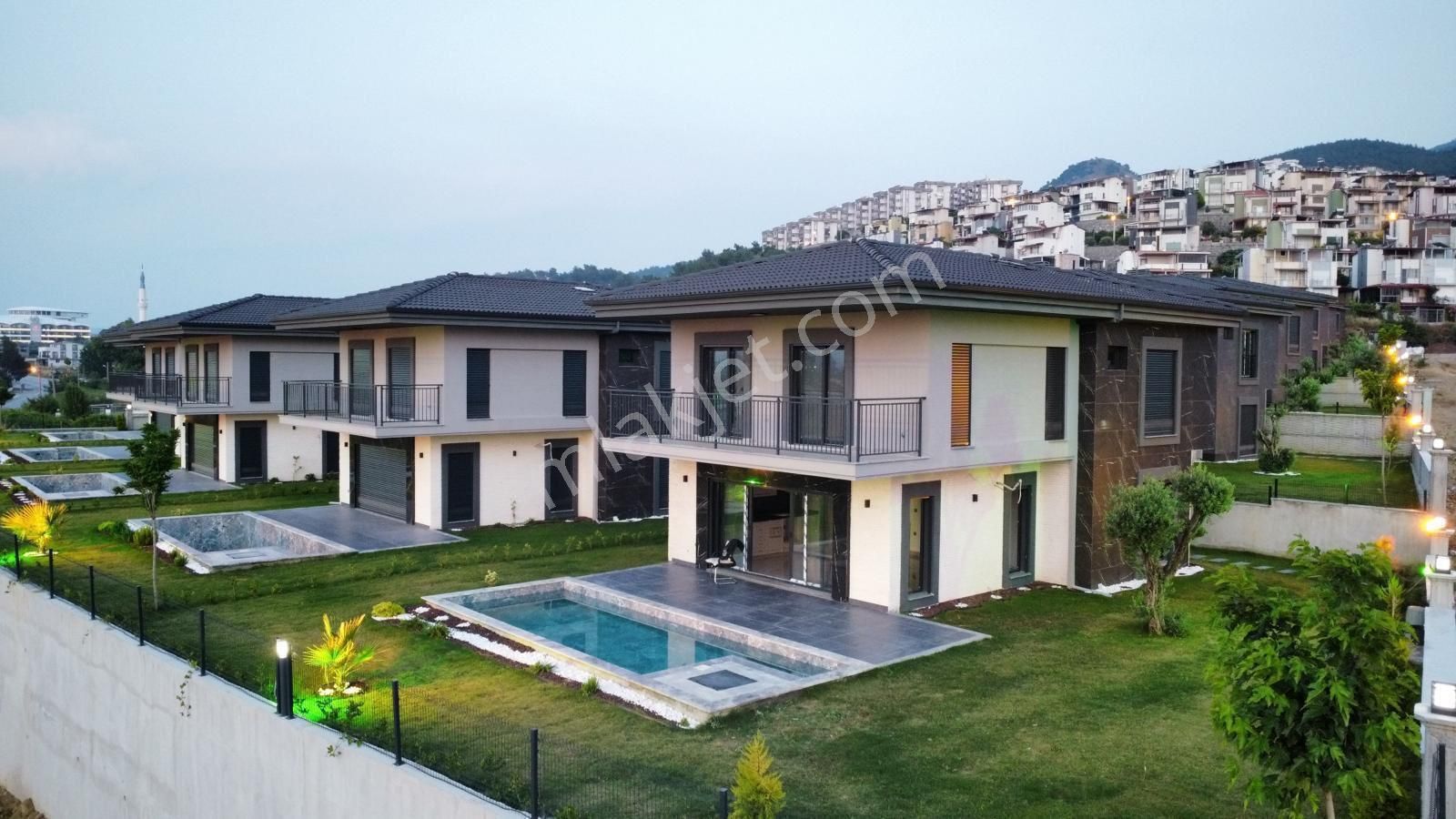 Kuşadası Güzelçamlı Bölgesinde Satılık 4+1 Müstakil Villa - Görsel 5