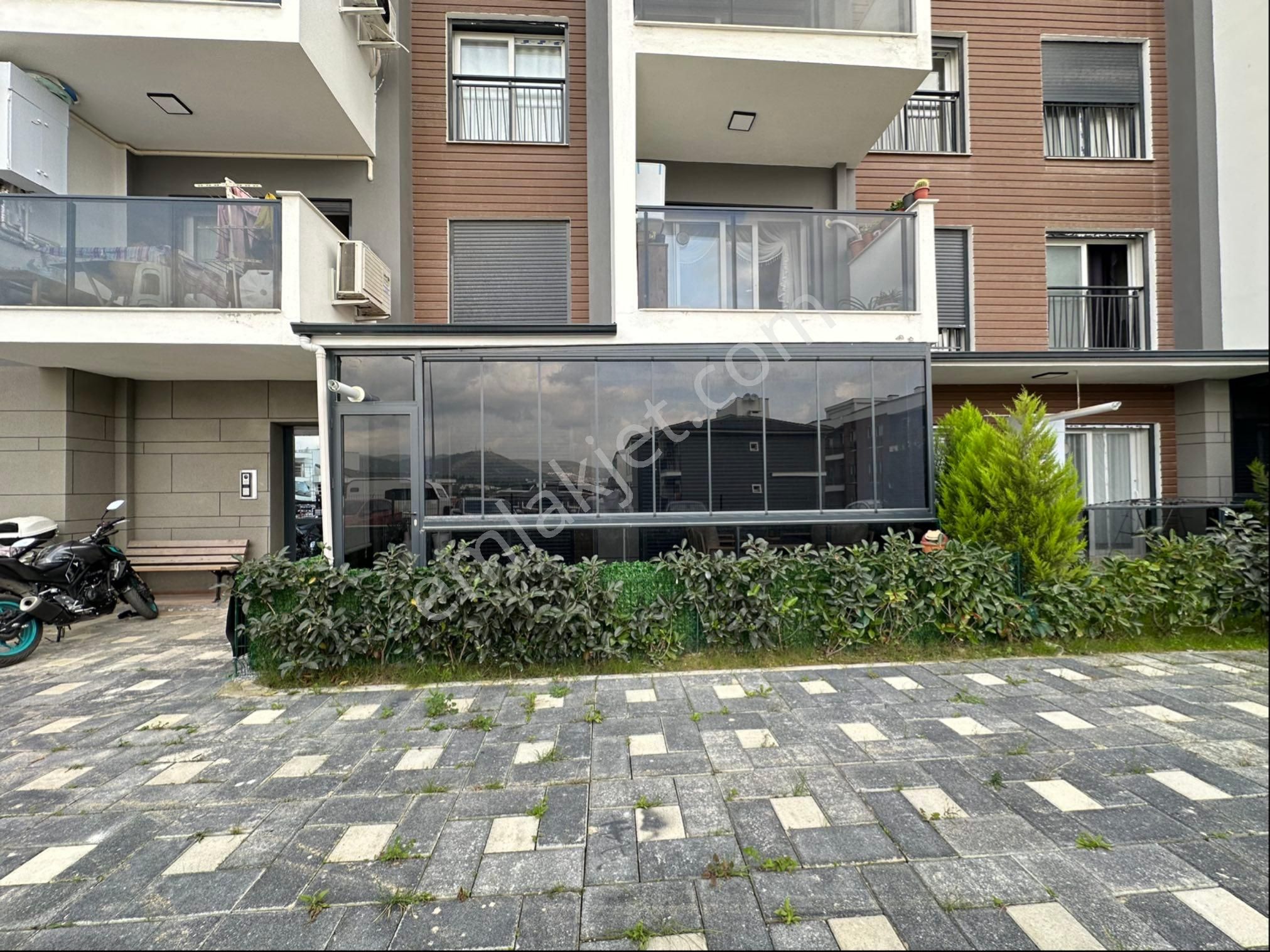 Kuşadası Değirmendere Mevkinde Satılık 1+1 Daire