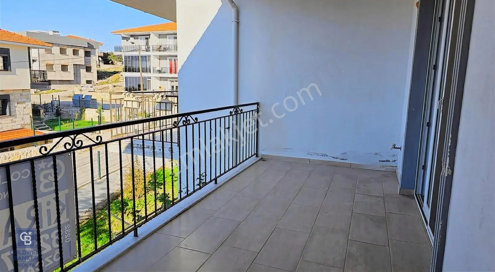 Foça Kazım Dirik Mah. Kiralık 2+1 Kapalı Mutfak Daire - Görsel 3