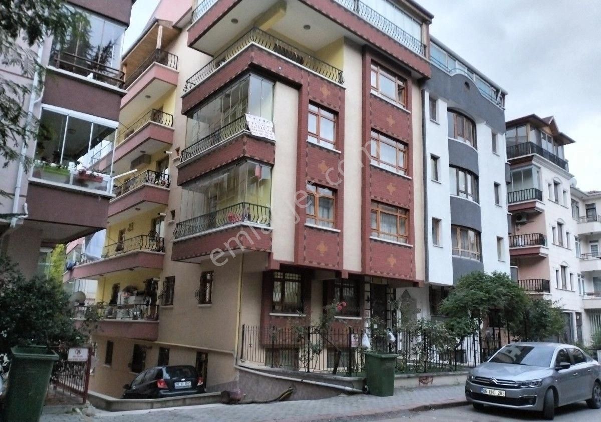 Zeliş Emlak'tan Yenimahalle Merkezde Blok Başı 3+1 2.kat (arakat) 125 M2 Net Genç Binada Bakımlı