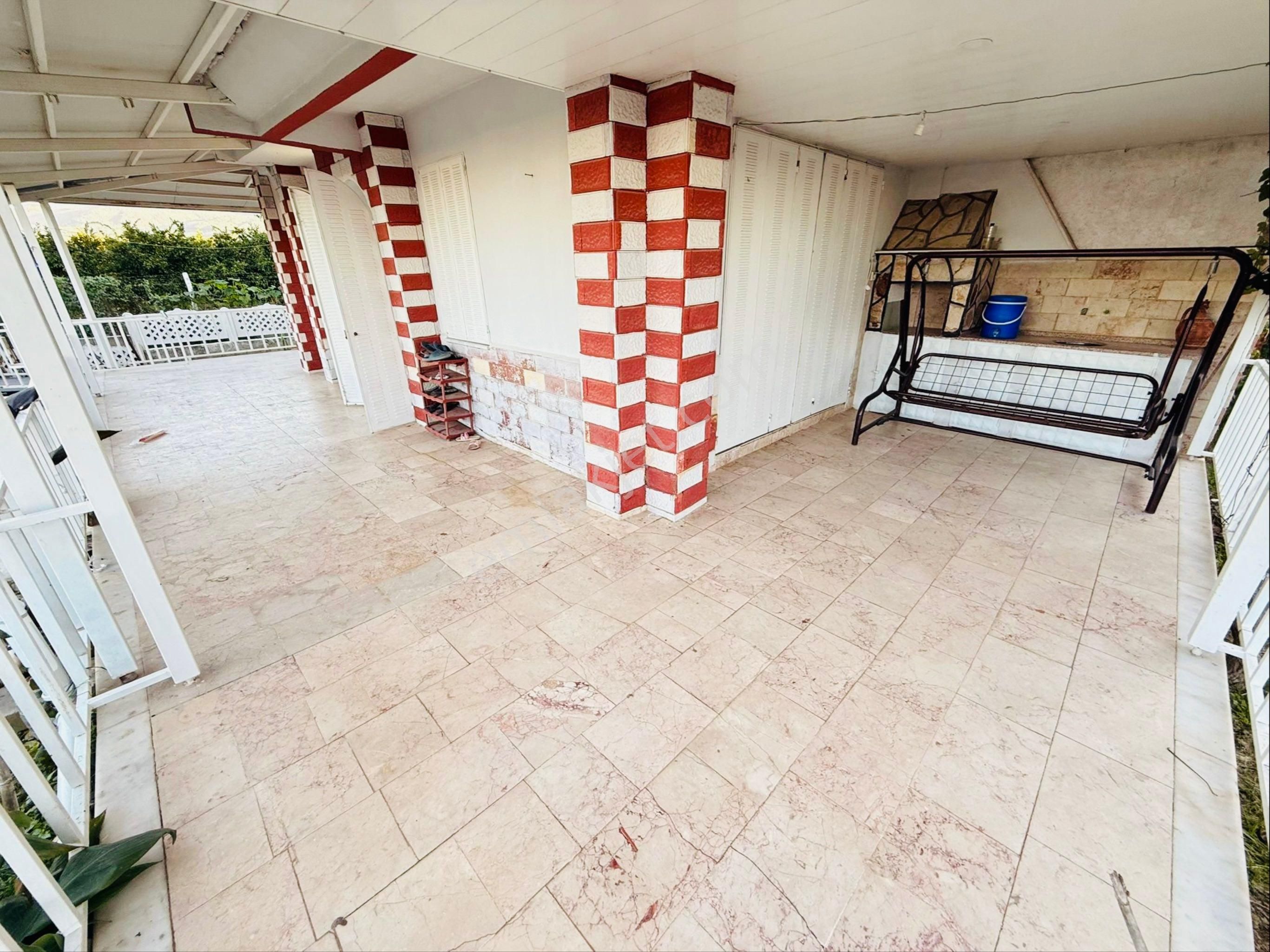 Kuşadası Davutlar Sahilinde Geniş Bahçeli 3+1 Satılık Villa - Görsel 25