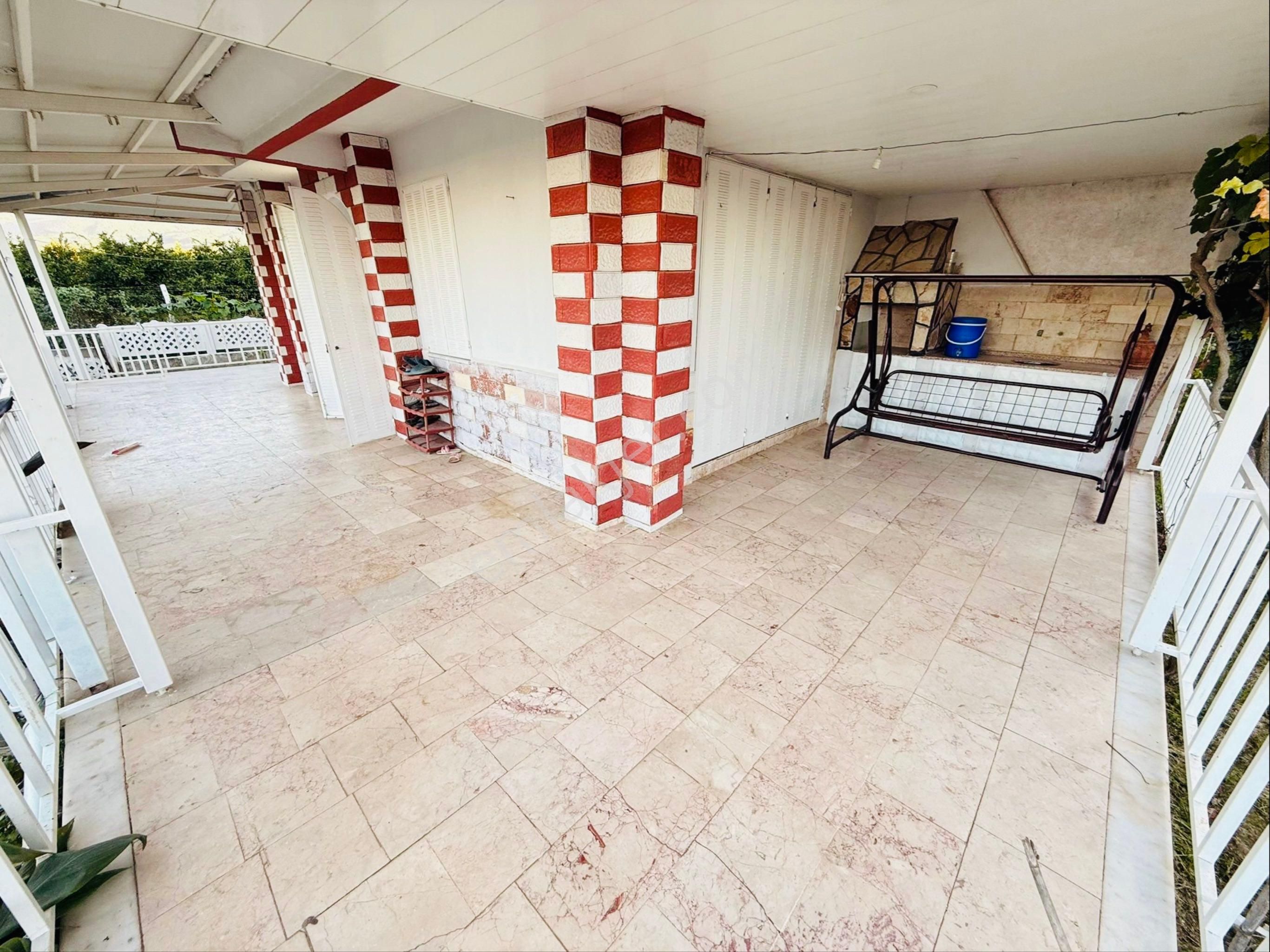 Kuşadası Davutlar Sahilinde Geniş Bahçeli 3+1 Satılık Villa - Görsel 34