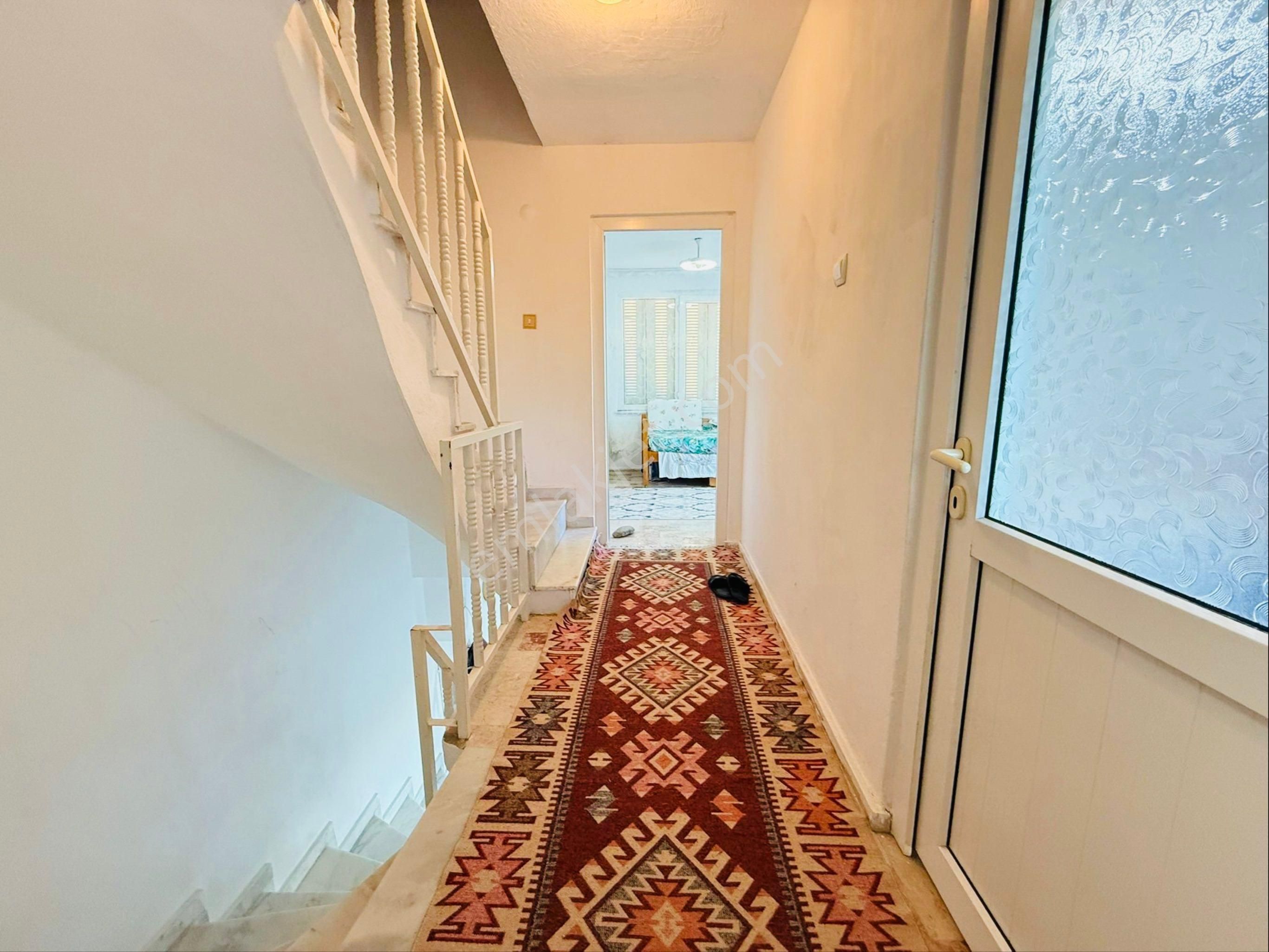 Kuşadası Davutlar Sahilinde Geniş Bahçeli 3+1 Satılık Villa - Görsel 18