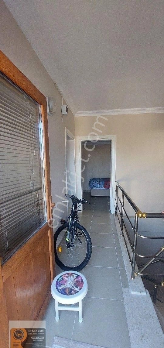 Dikili Cumhuriyet Mahallesi Merkezde Belediye Adliye Civari 3+1 Mutfak Ayri Triblex Bahçeli Villa - Görsel 16