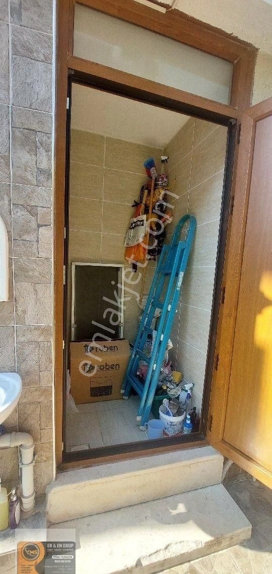 Dikili Cumhuriyet Mahallesi Merkezde Belediye Adliye Civari 3+1 Mutfak Ayri Triblex Bahçeli Villa - Görsel 31