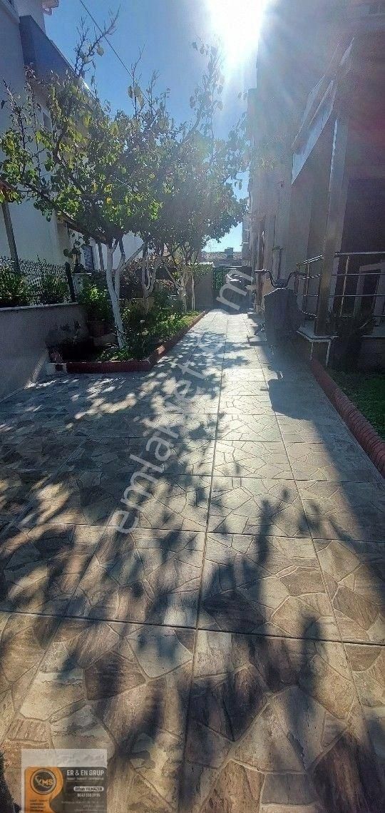 Dikili Cumhuriyet Mahallesi Merkezde Belediye Adliye Civari 3+1 Mutfak Ayri Triblex Bahçeli Villa - Görsel 25