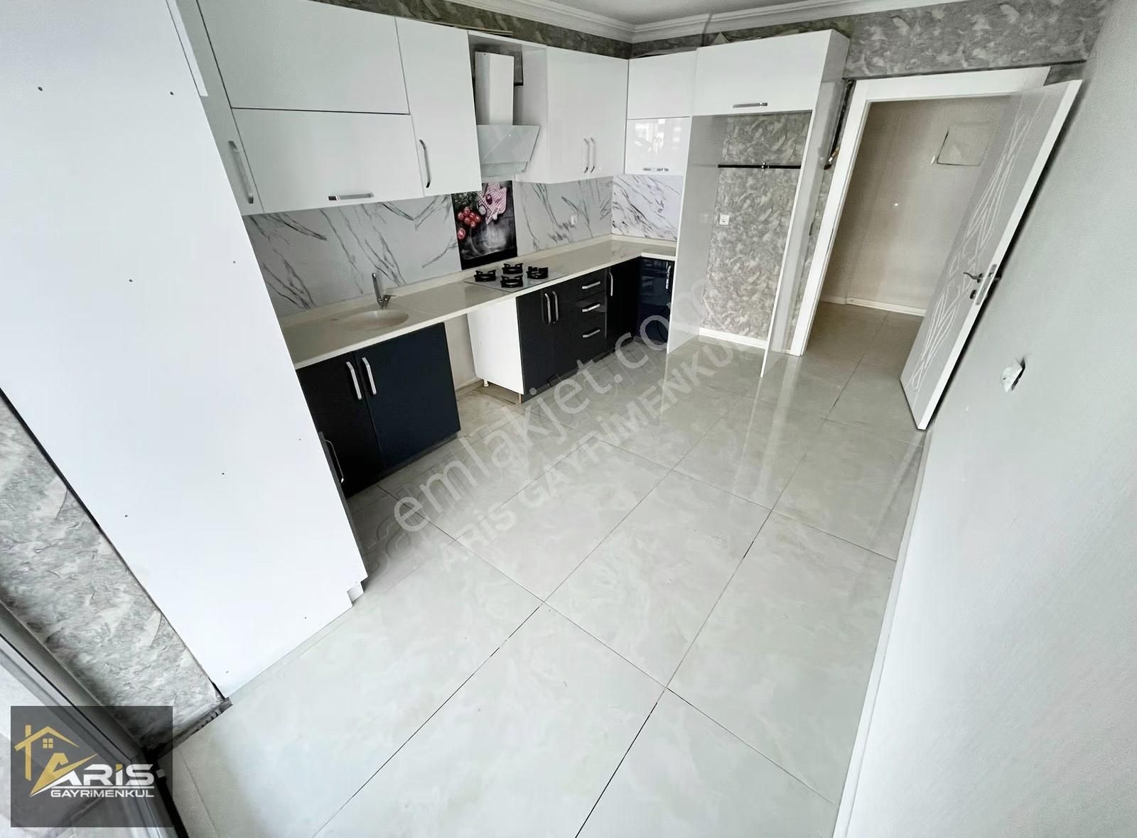 Aris'ten Site İçerisinde Yerden Isıtmalı Teras Balkonlu Delüx4+1 - Görsel 3