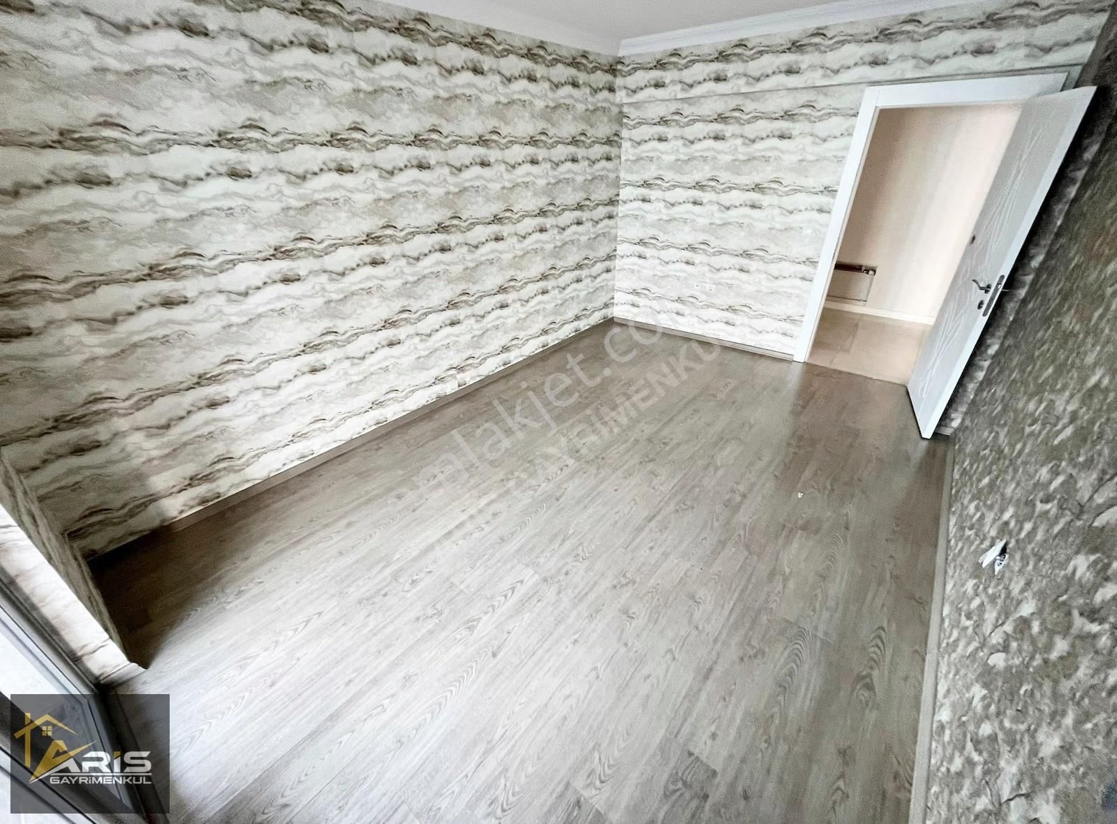 Aris'ten Site İçerisinde Yerden Isıtmalı Teras Balkonlu Delüx4+1 - Görsel 16