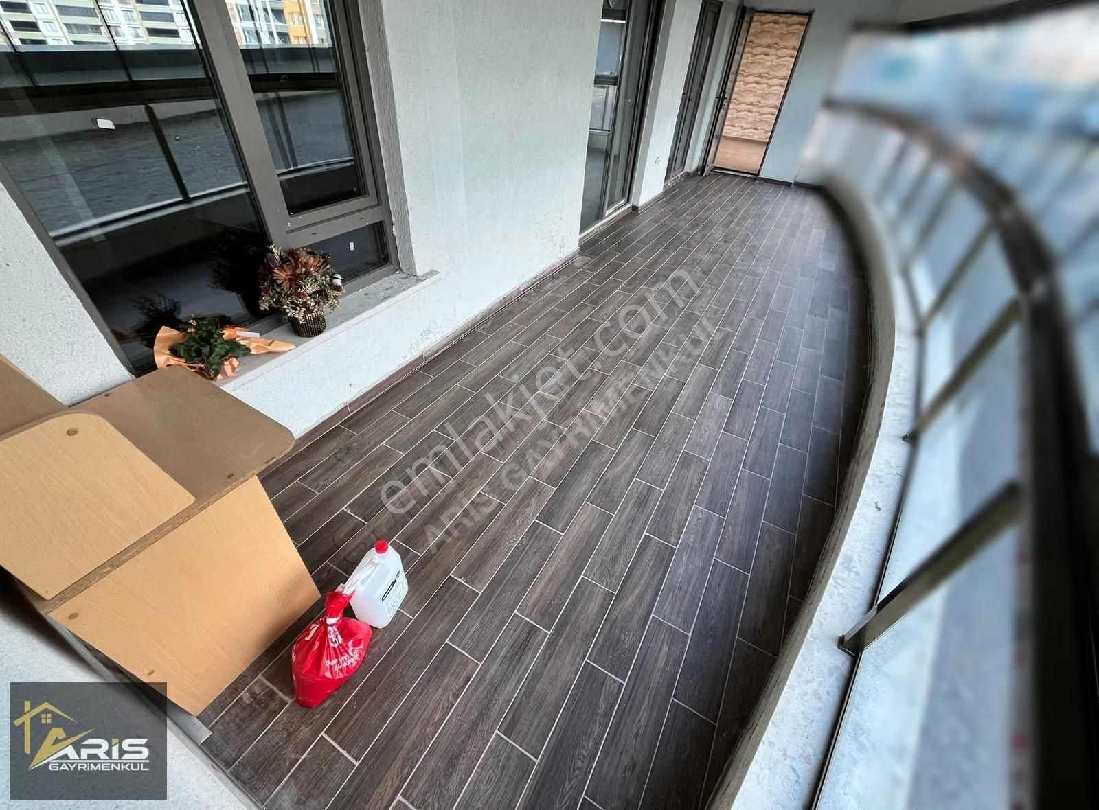 Aris'ten Site İçerisinde Yerden Isıtmalı Teras Balkonlu Delüx4+1 - Görsel 13