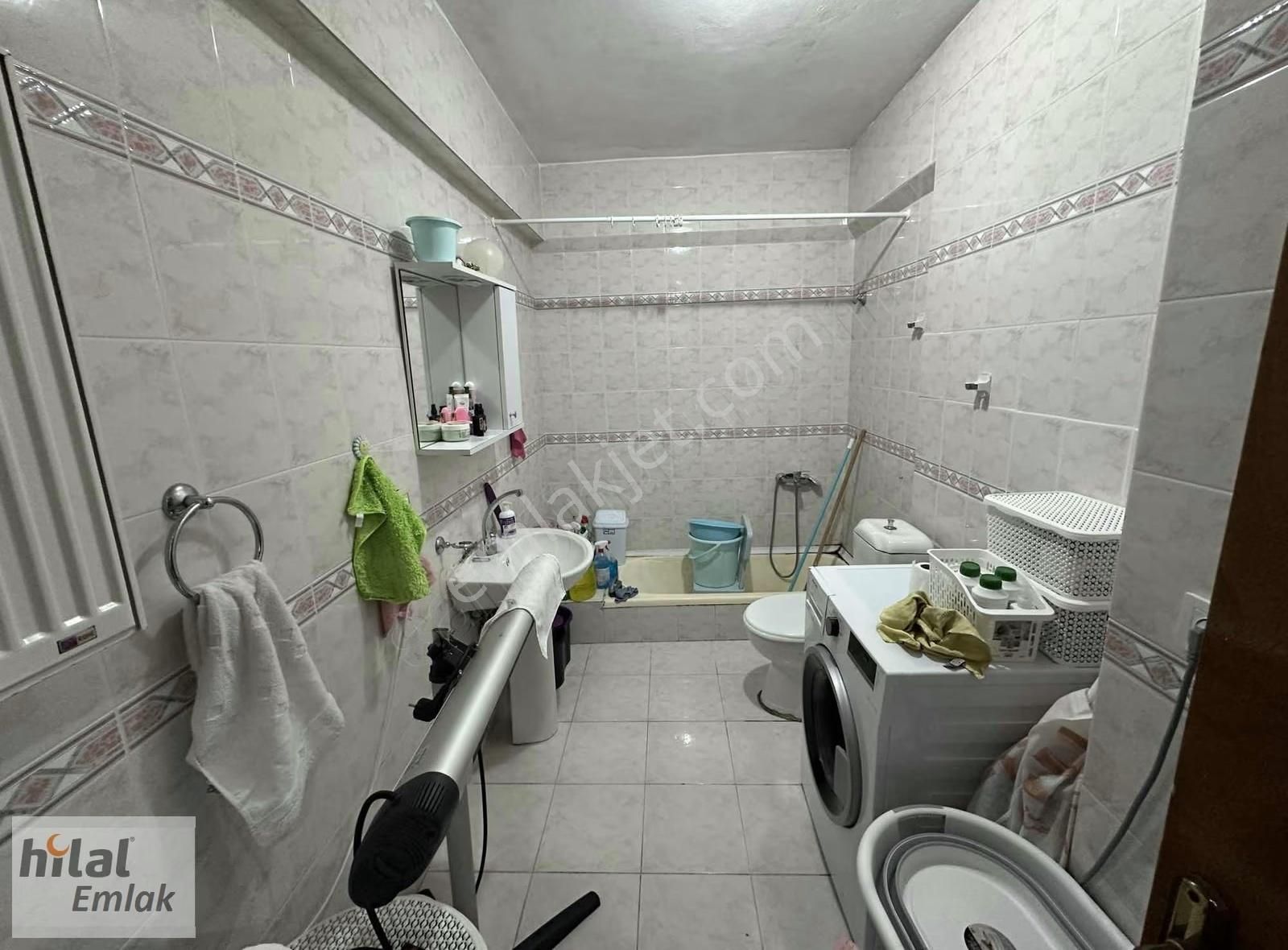 Esenevler Mahallesin De İskanlı Kat Mülkiyetli 3+1 Arakat Daire - Görsel 2