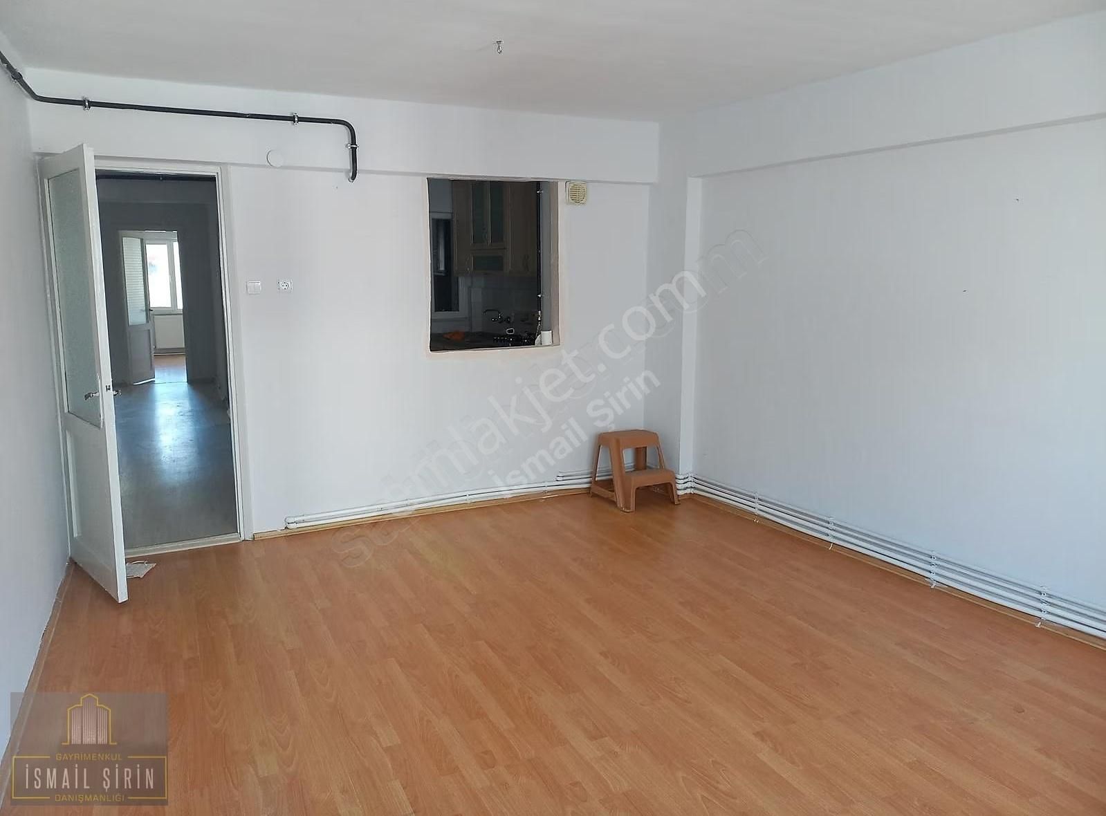 İsmail Şirinden Ilıca Cad.merkezi Konumda Ara Kat Bakımlı Daire - Görsel 7