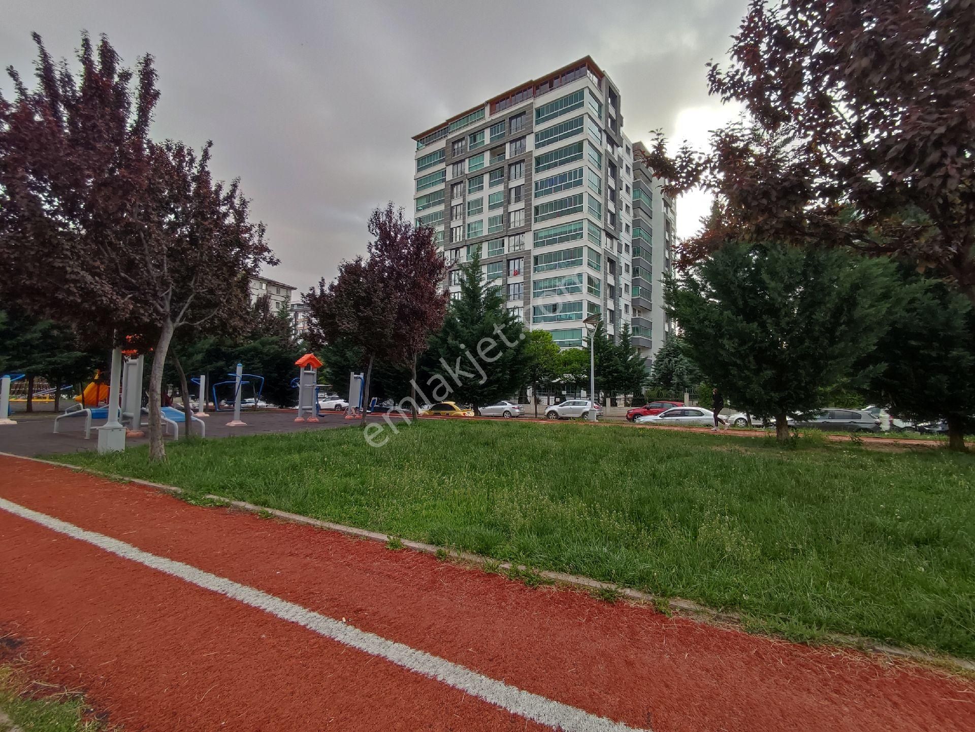 Cumhuriyet Site İçi Satılık 4+1 Daire - Görsel 2