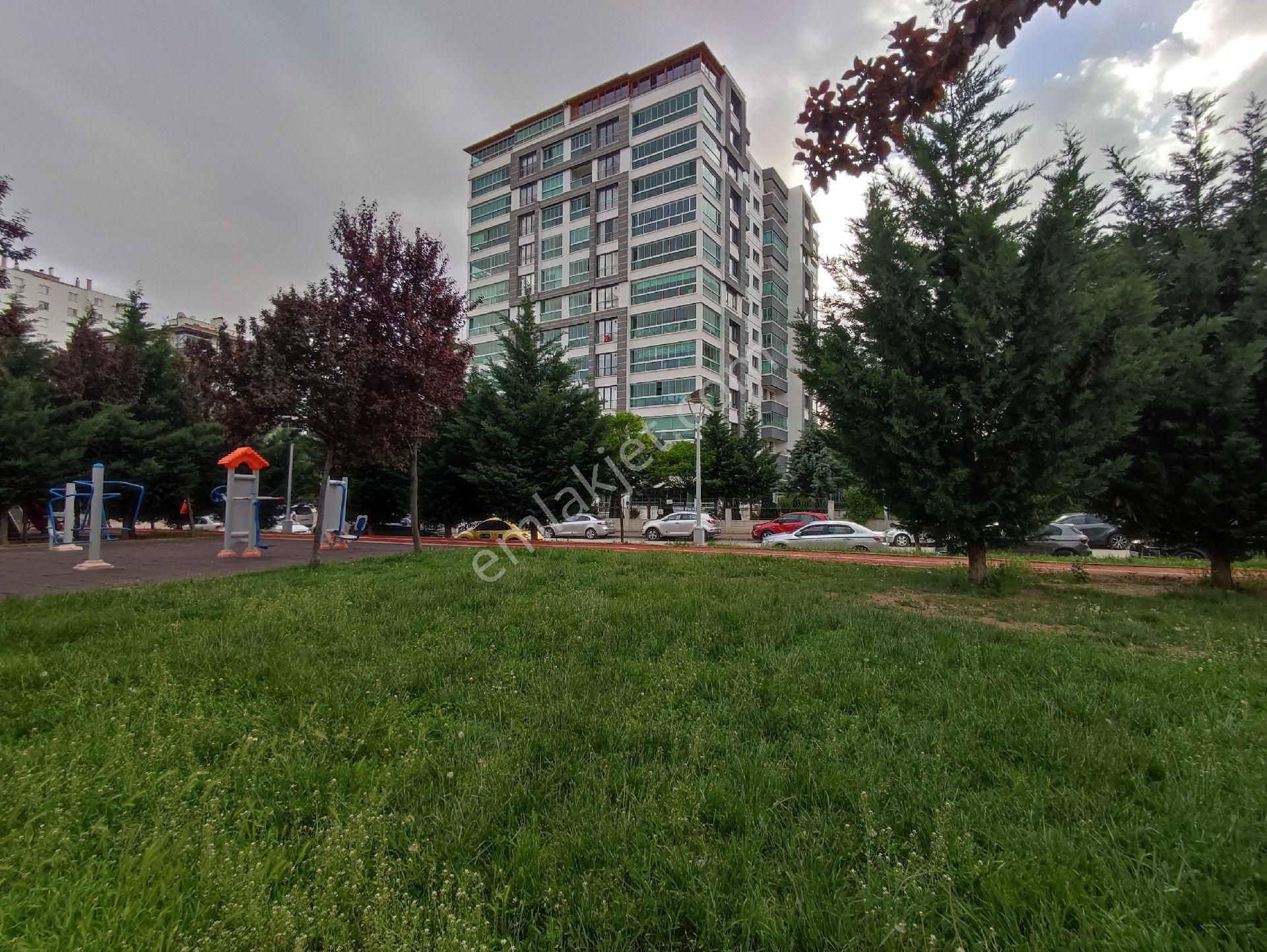 Cumhuriyet Site İçi Satılık 4+1 Daire - Görsel 3