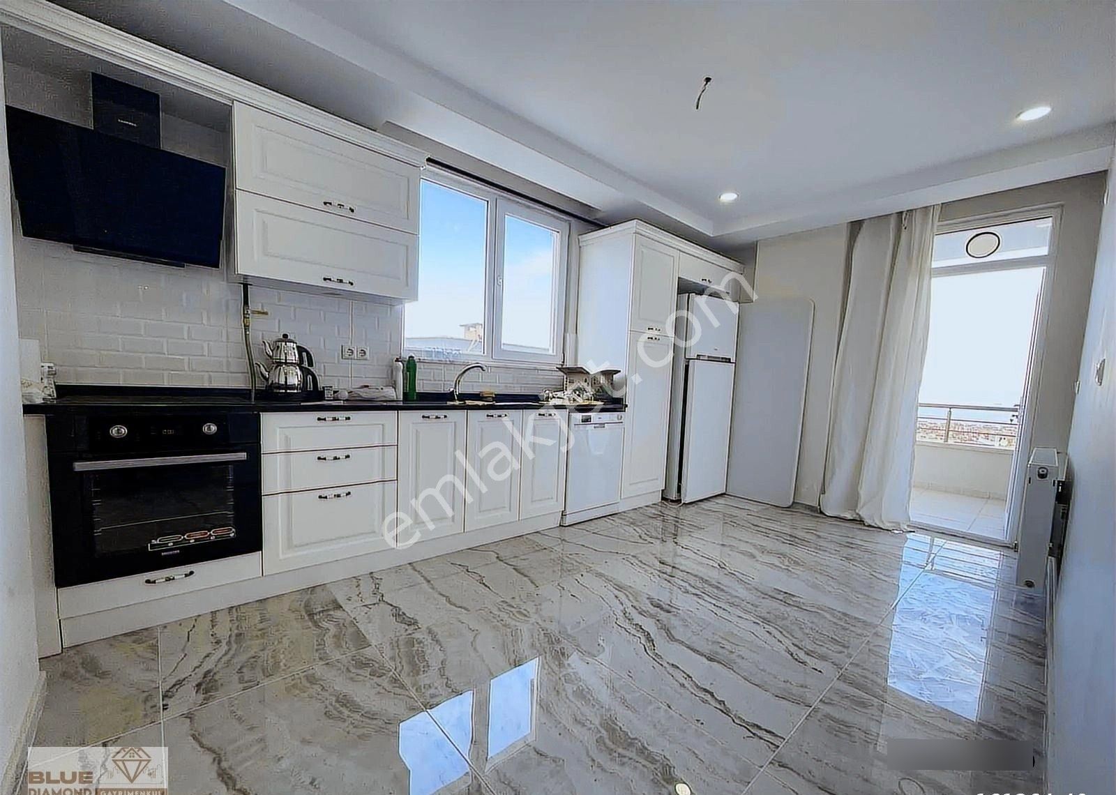 İstiklal Mahallesınde Geniş Deniz Manzaralı Satılık 3+1 Daire - Görsel 15