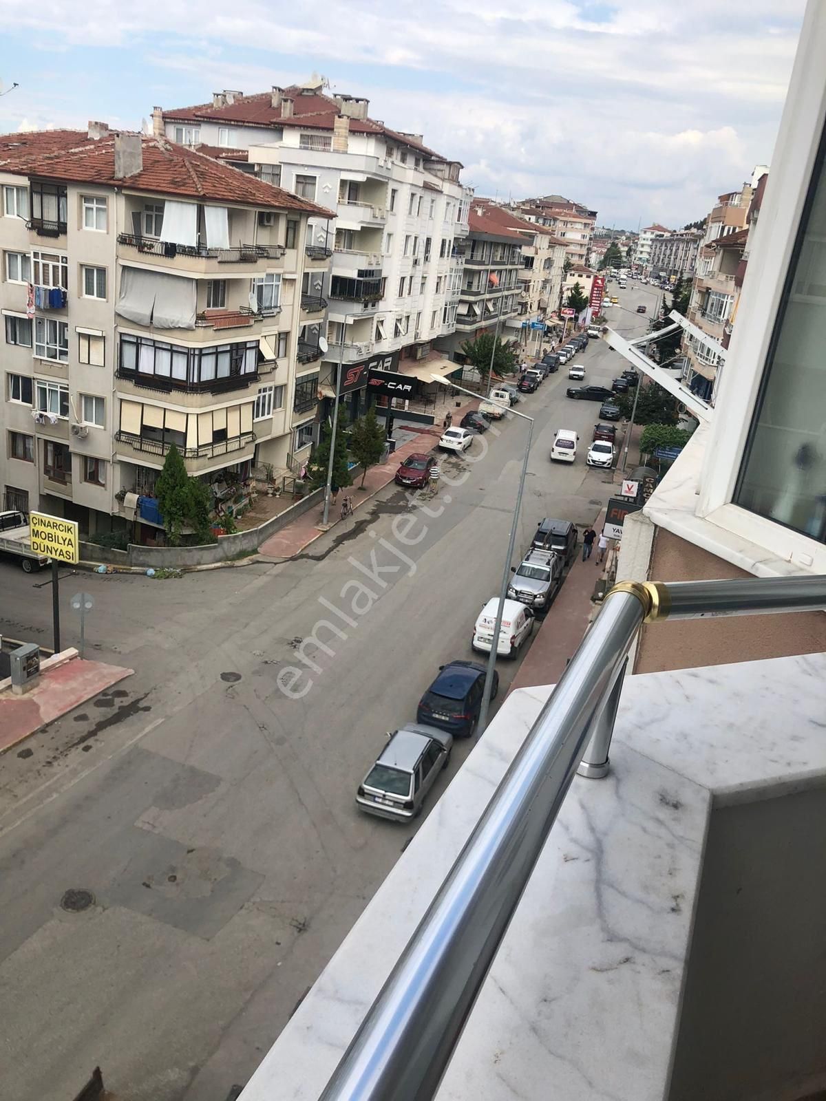 Çınarcık Merkezde Minübüs Caddesinde Merkezi Konumda Satılık 2+1 İçi Yenilenmiş Masrafsız 2+1 Daire - Görsel 11