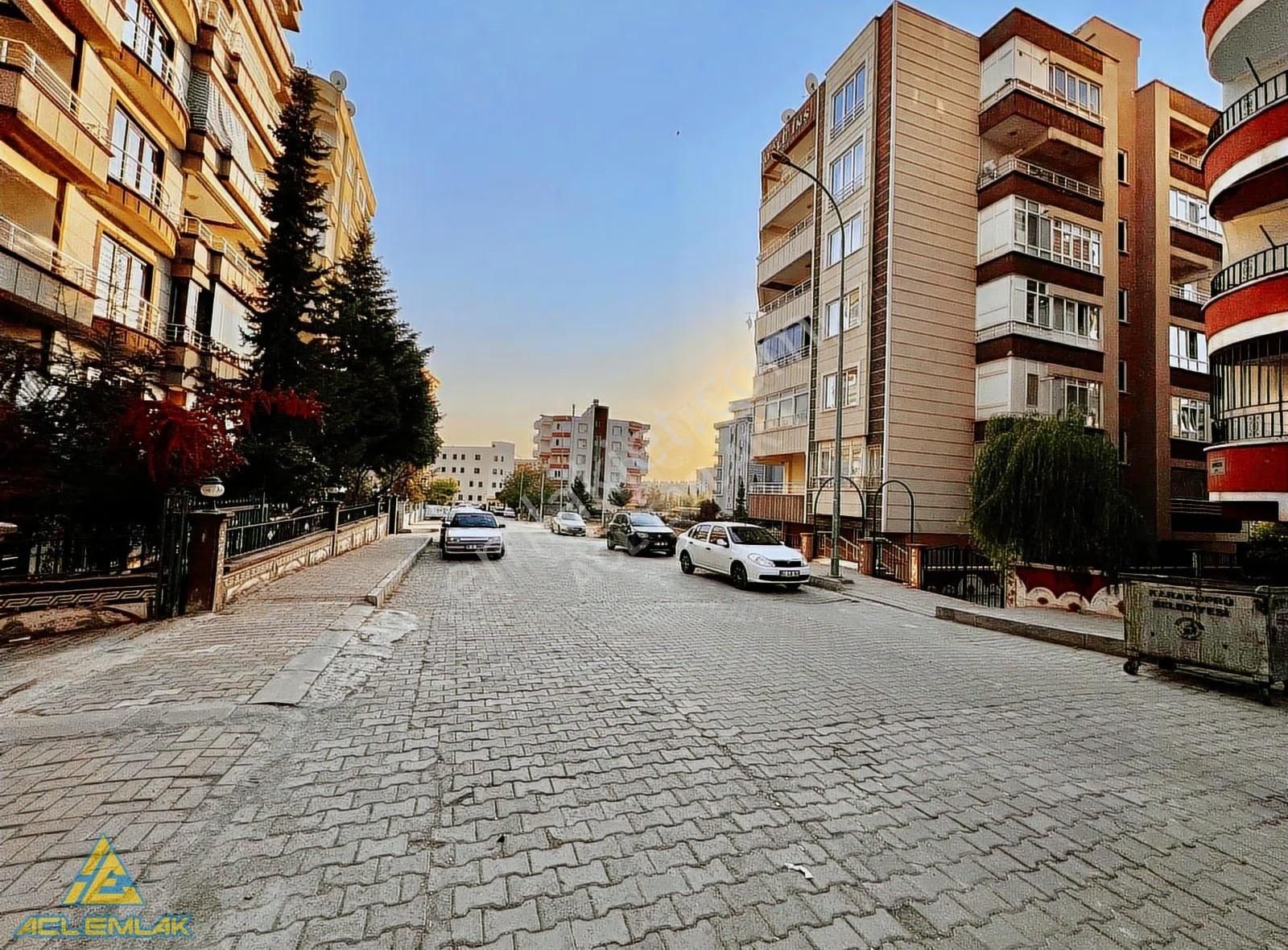 Acl Emlak'dan Karaköprü Atakent'de Emniyetin Karşısında 3+1 Kiralık Daire - Görsel 2