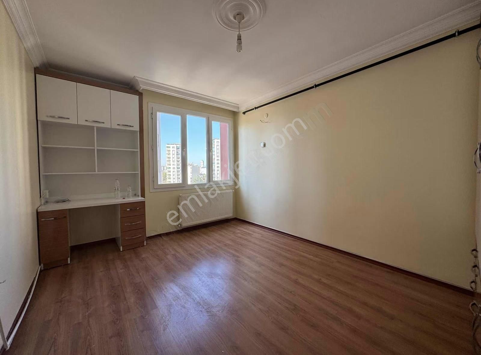 100 Yılda Bulvar Üzeri Kiralık 3+1 - Görsel 3