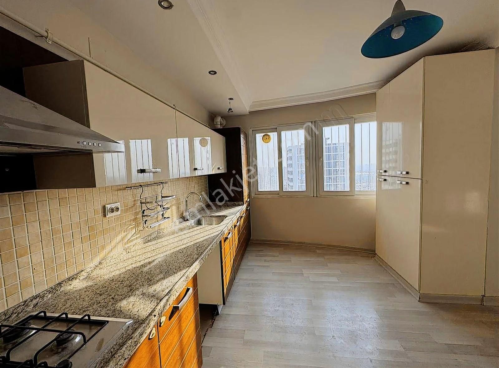 2000 Evlerde Bulvar Üzeri Geniş 4+1 - Görsel 6