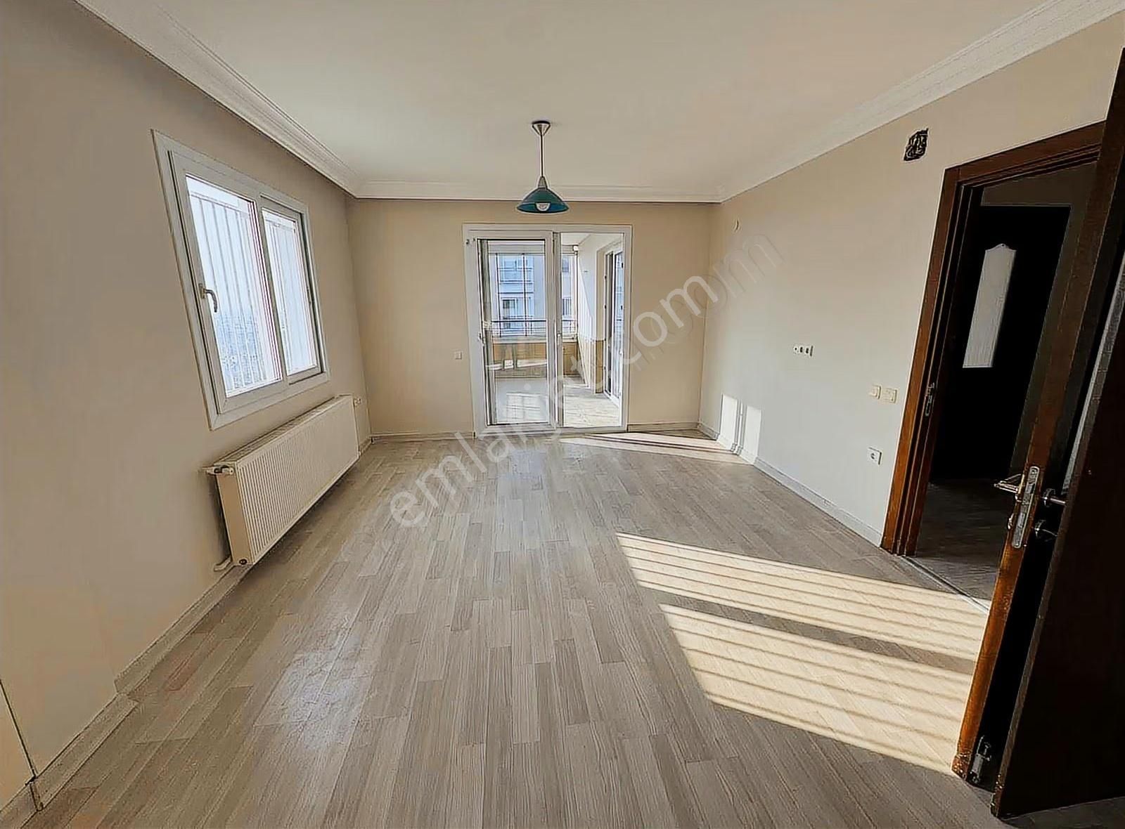 2000 Evlerde Bulvar Üzeri Geniş 4+1 - Görsel 8