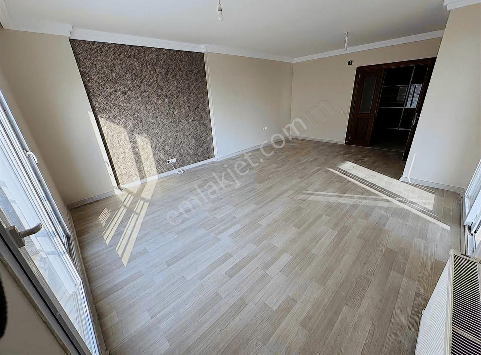 2000 Evlerde Bulvar Üzeri Geniş 4+1 - Görsel 5