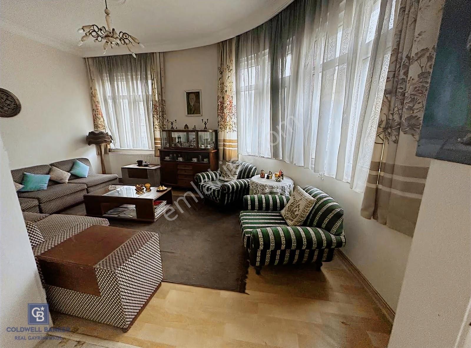 Sultanahmet Küçük Ayasofya Caddesin De 1+1 Satılık Köşe Daire - Görsel 12