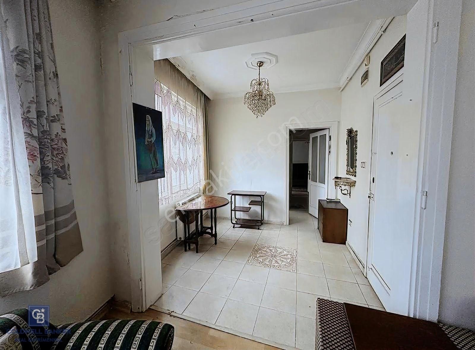 Sultanahmet Küçük Ayasofya Caddesin De 1+1 Satılık Köşe Daire - Görsel 5