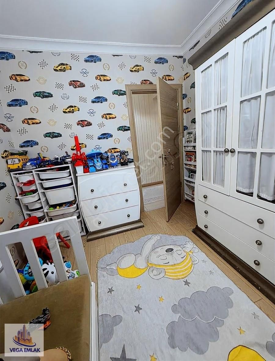 Vega Emlak'tan Full Yapı 4+1 Geniş Ana Cadde Sınırı Site Dairesi - Görsel 3