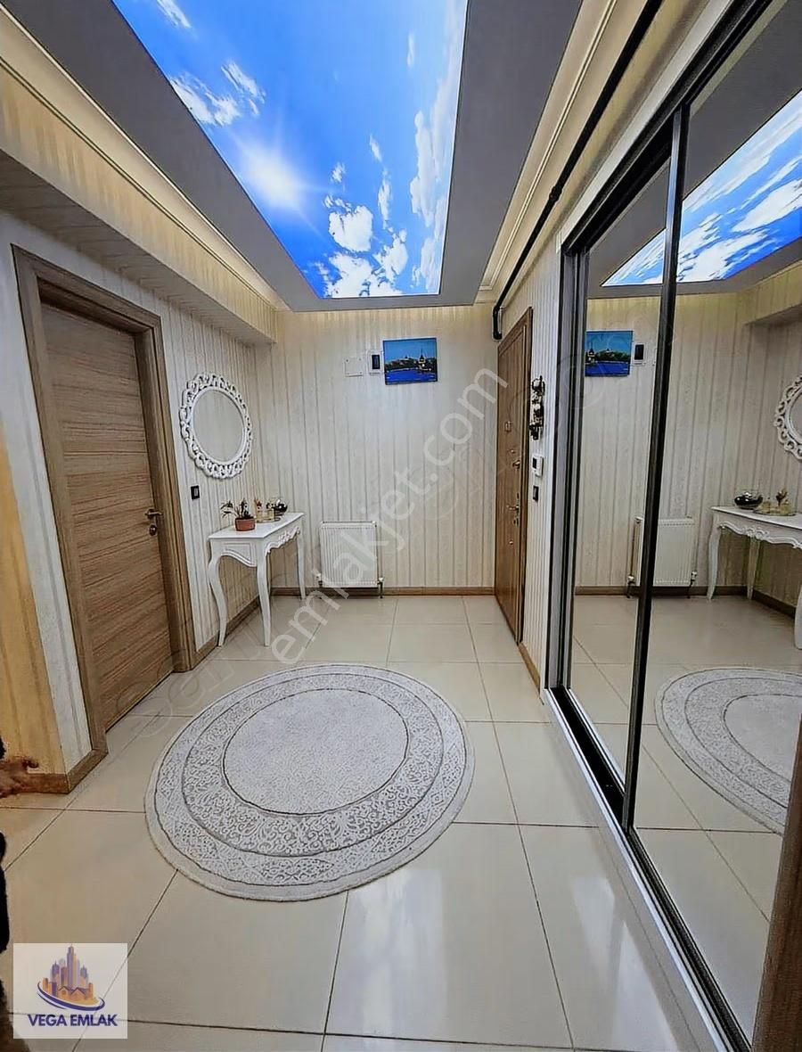 Vega Emlak'tan Full Yapı 4+1 Geniş Ana Cadde Sınırı Site Dairesi - Görsel 12