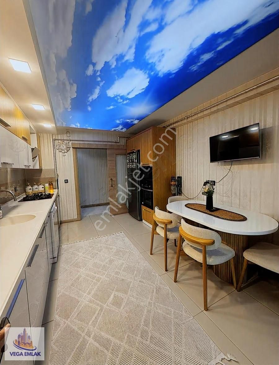 Vega Emlak'tan Full Yapı 4+1 Geniş Ana Cadde Sınırı Site Dairesi - Görsel 15