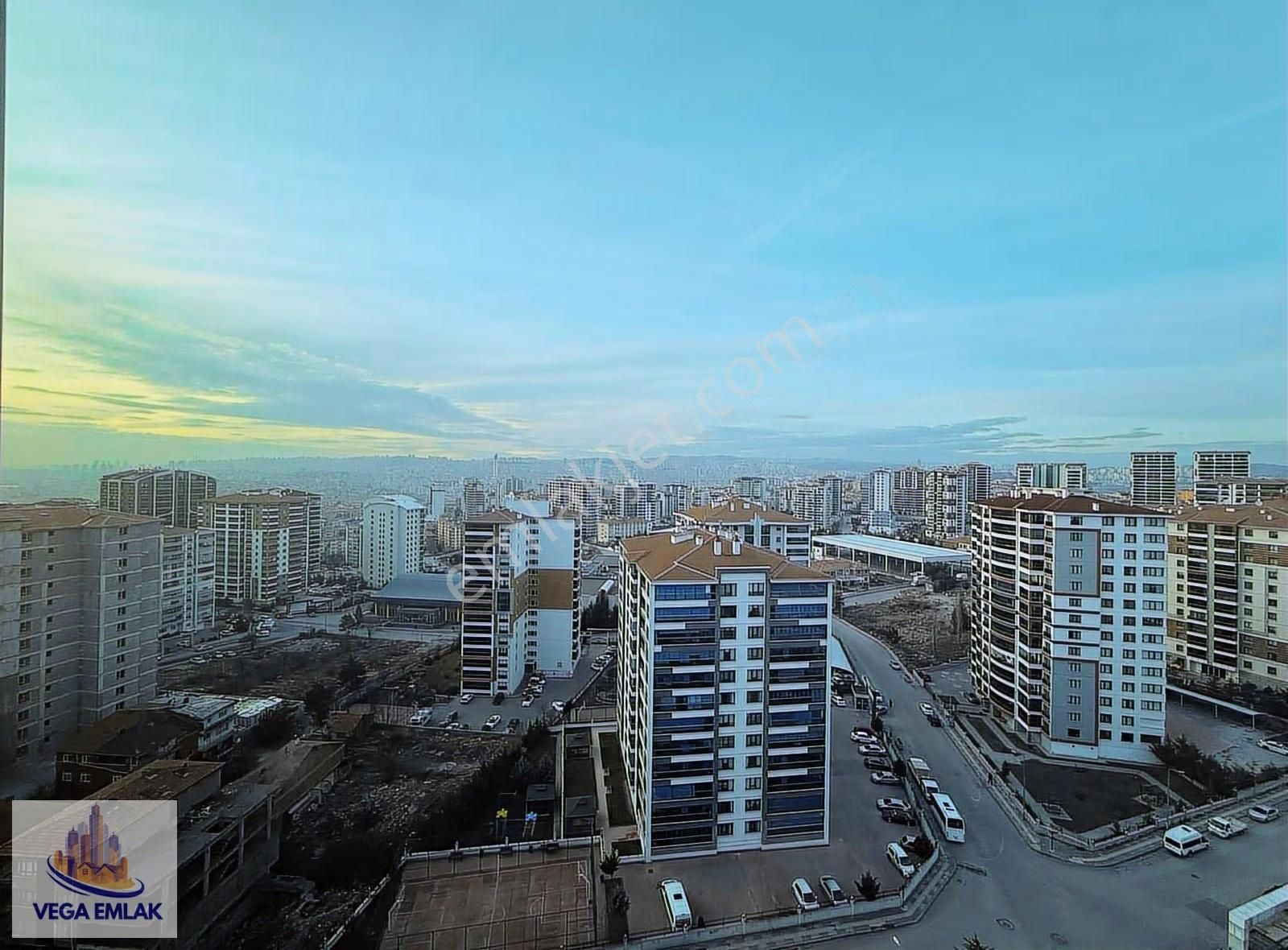 Vega Emlak'tan Full Yapı 4+1 Geniş Ana Cadde Sınırı Site Dairesi - Görsel 35