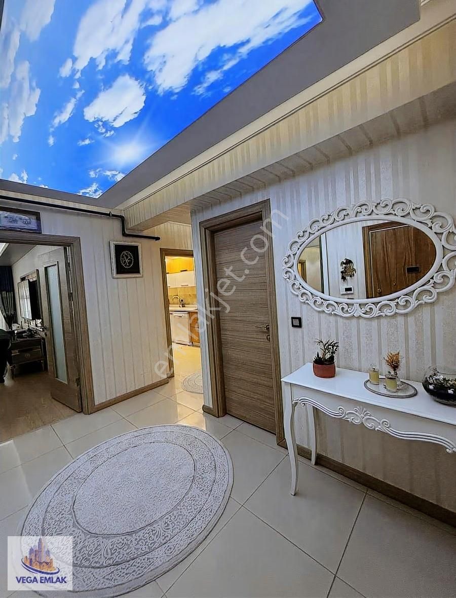 Vega Emlak'tan Full Yapı 4+1 Geniş Ana Cadde Sınırı Site Dairesi - Görsel 16