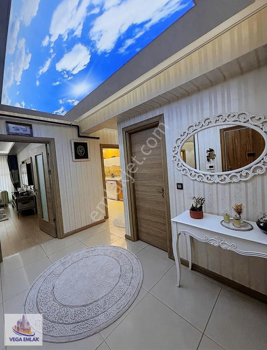 Vega Emlak'tan Full Yapı 4+1 Geniş Ana Cadde Sınırı Site Dairesi - Görsel 4