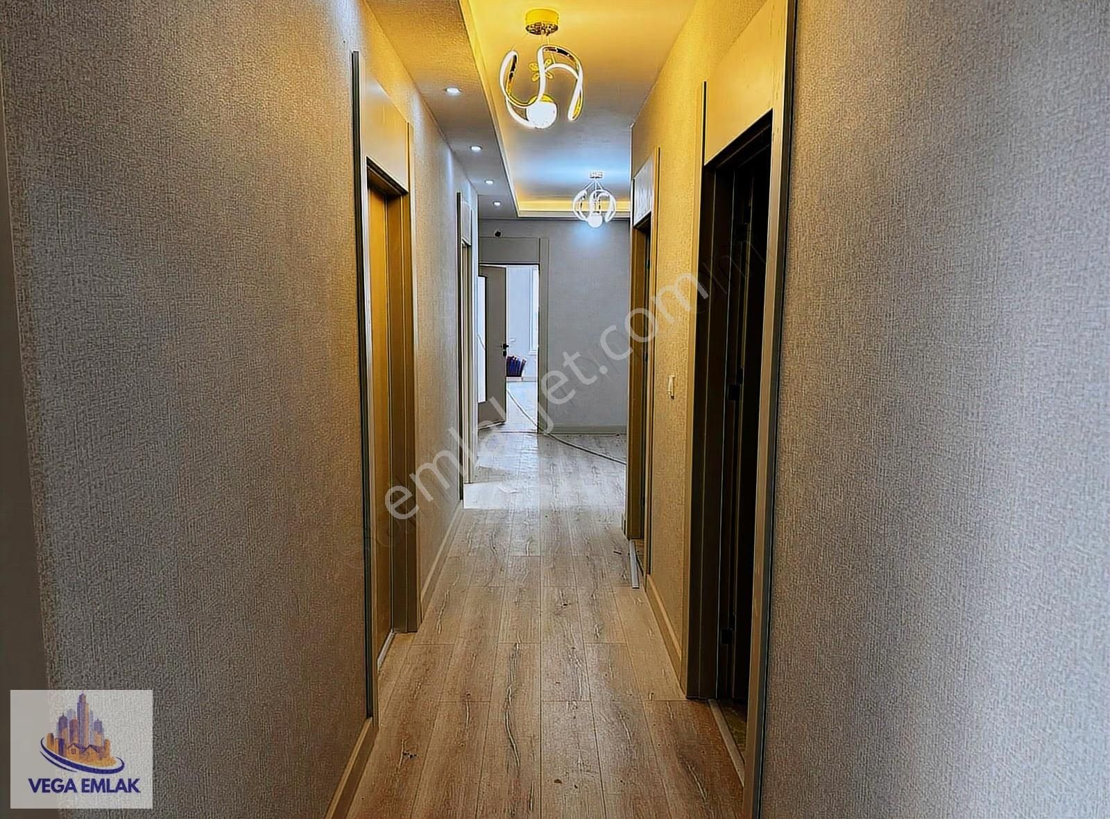 Vega Emlaktan Lüks Yapılı Yıldız Göbek Yakını Sıfır 3+1 Daire - Görsel 7