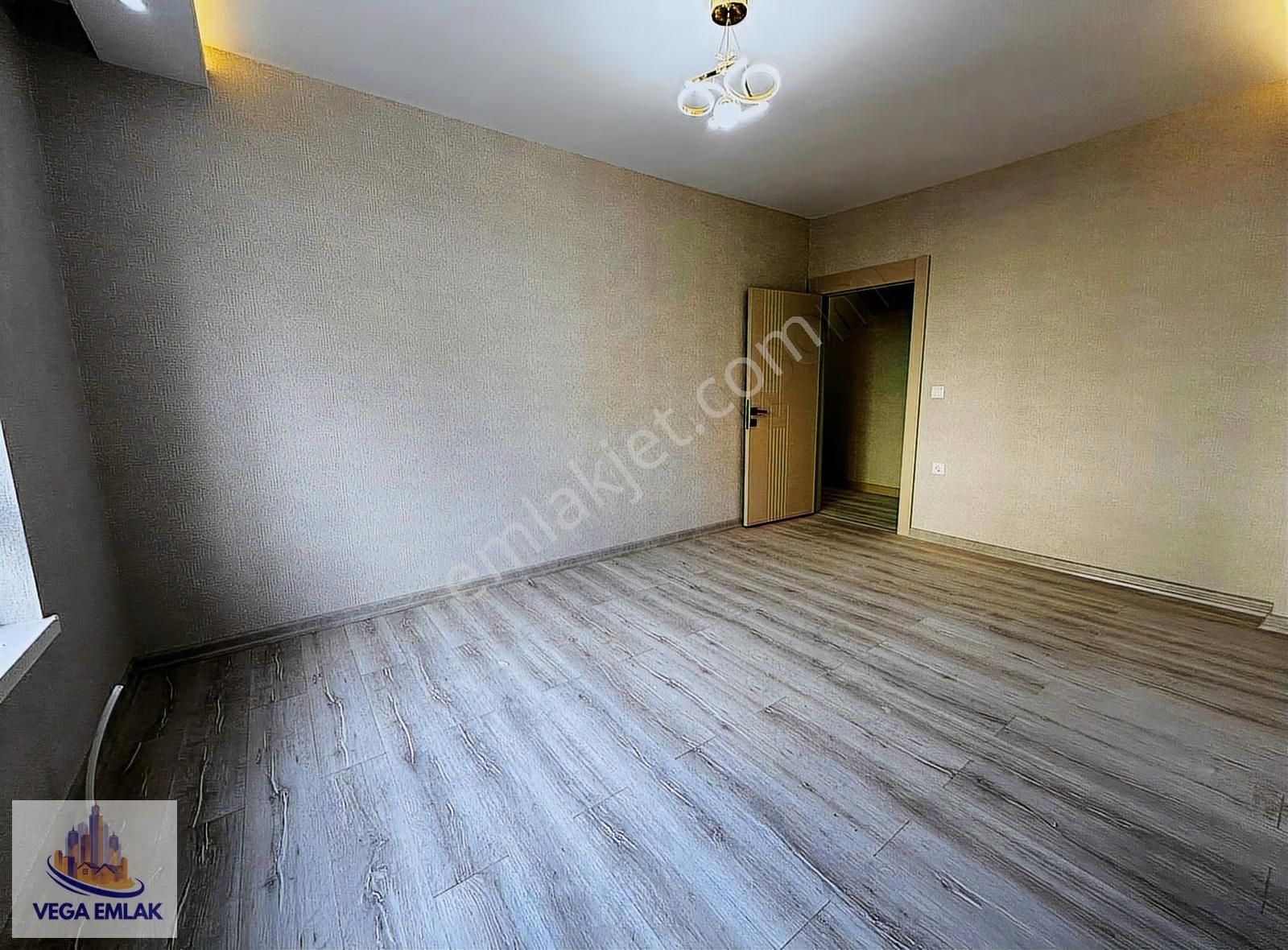 Vega Emlaktan Lüks Yapılı Yıldız Göbek Yakını Sıfır 3+1 Daire - Görsel 13