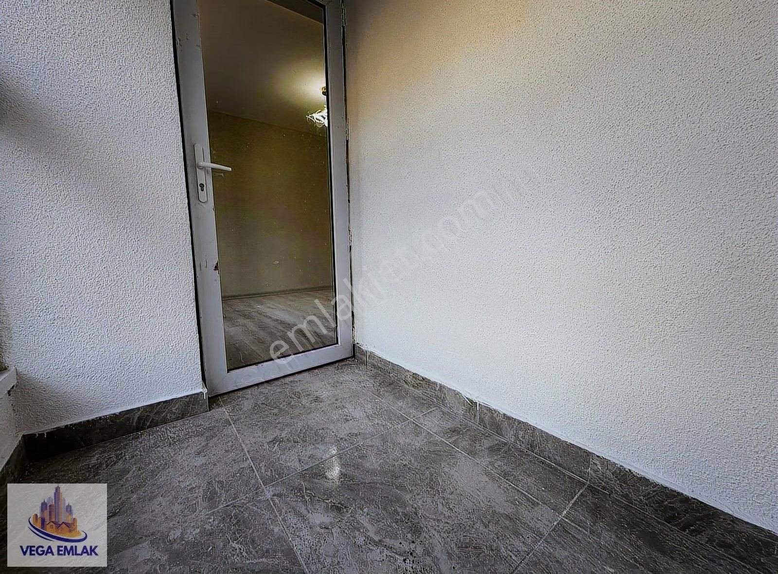 Vega Emlaktan Lüks Yapılı Yıldız Göbek Yakını Sıfır 3+1 Daire - Görsel 11