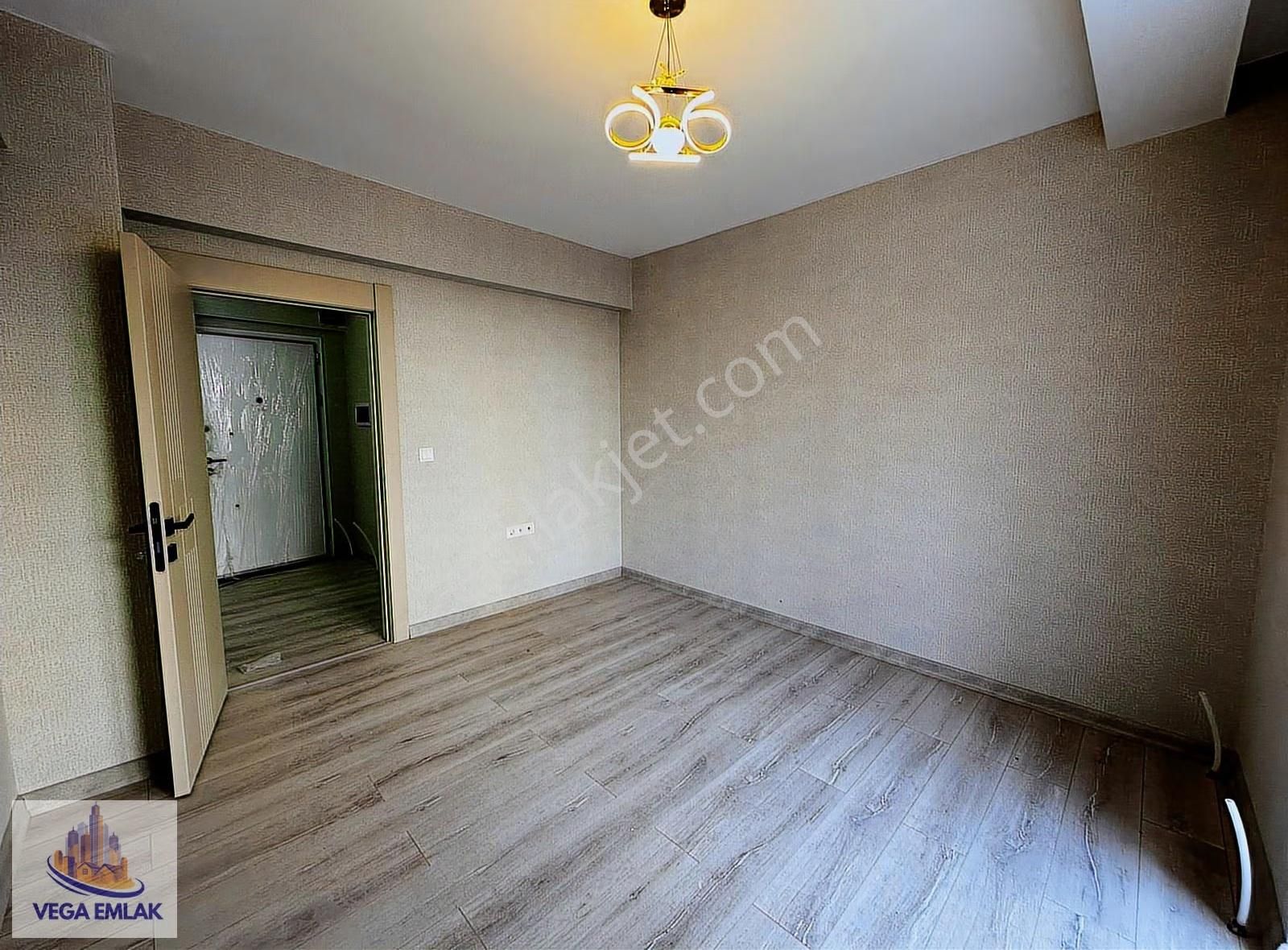 Vega Emlaktan Lüks Yapılı Yıldız Göbek Yakını Sıfır 3+1 Daire - Görsel 2