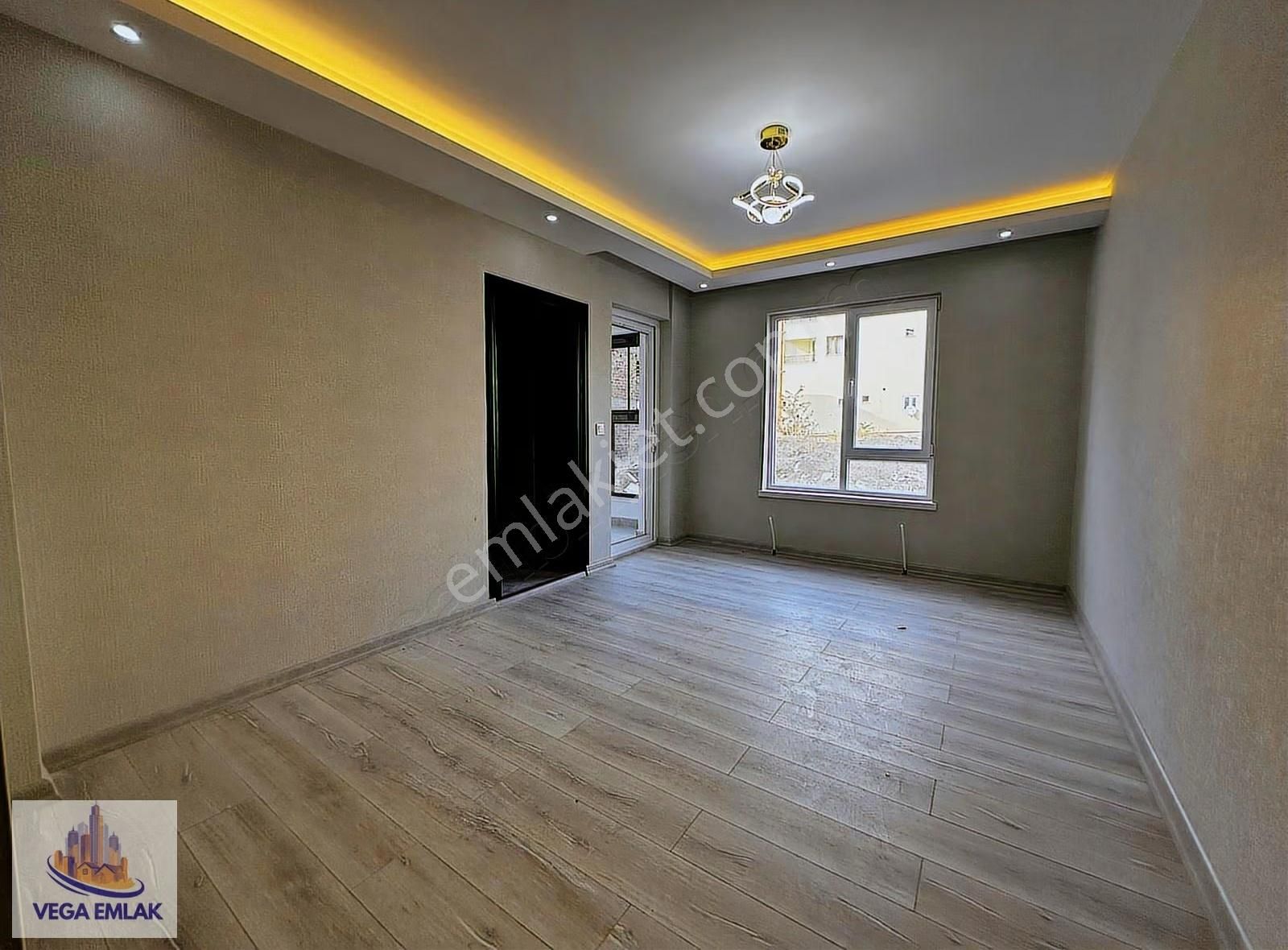 Vega Emlaktan Lüks Yapılı Yıldız Göbek Yakını Sıfır 3+1 Daire - Görsel 8